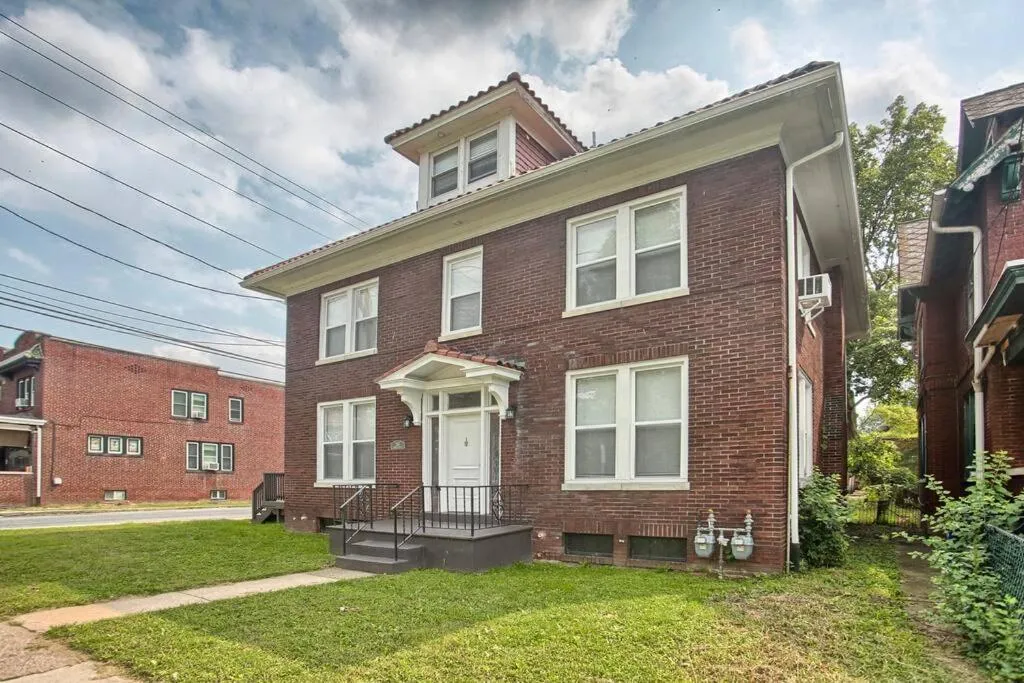 Suites on Seneca - Gorgeous One Bedroom Apartment