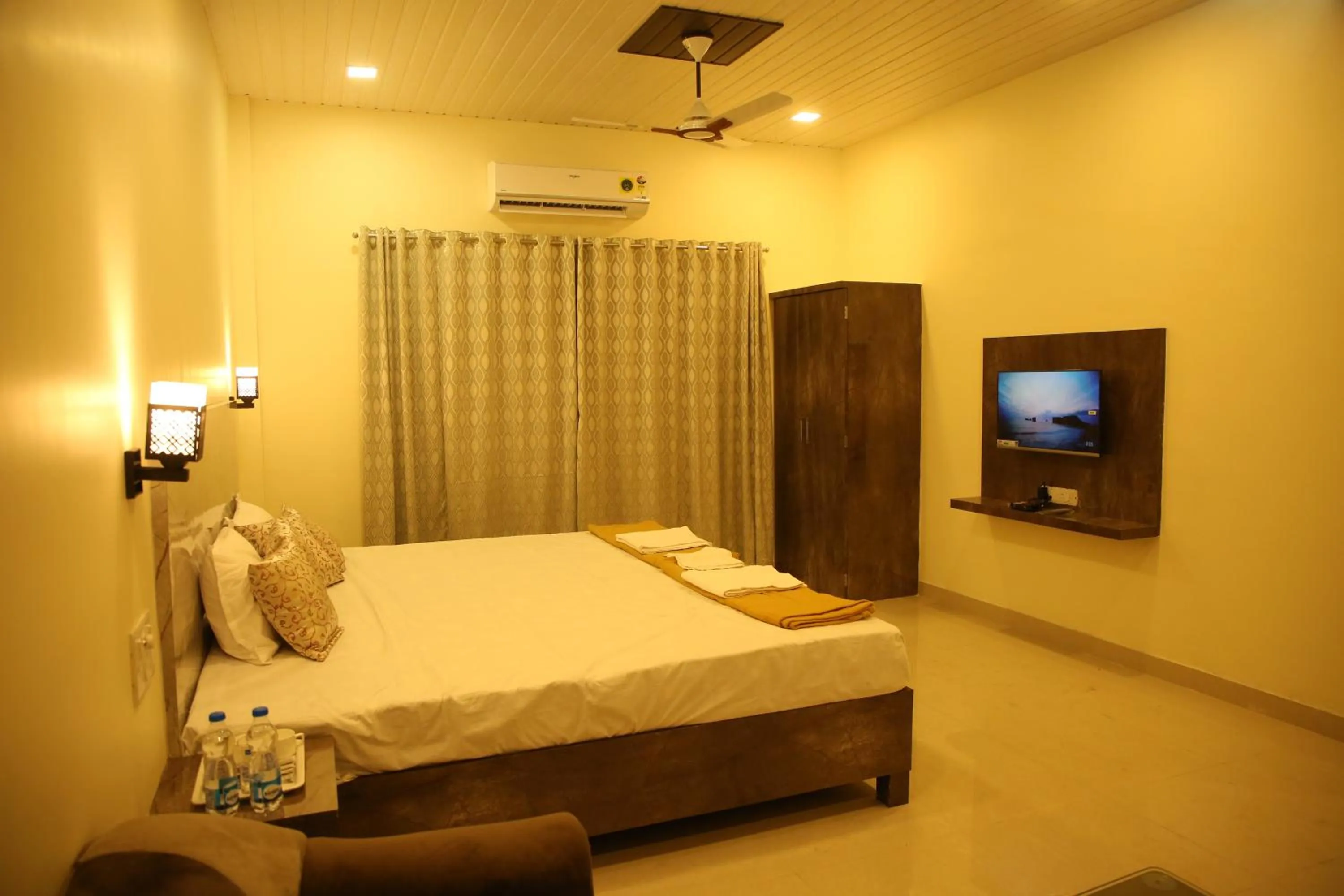 Bedroom, Bed in Ashoka Lawns and Resort