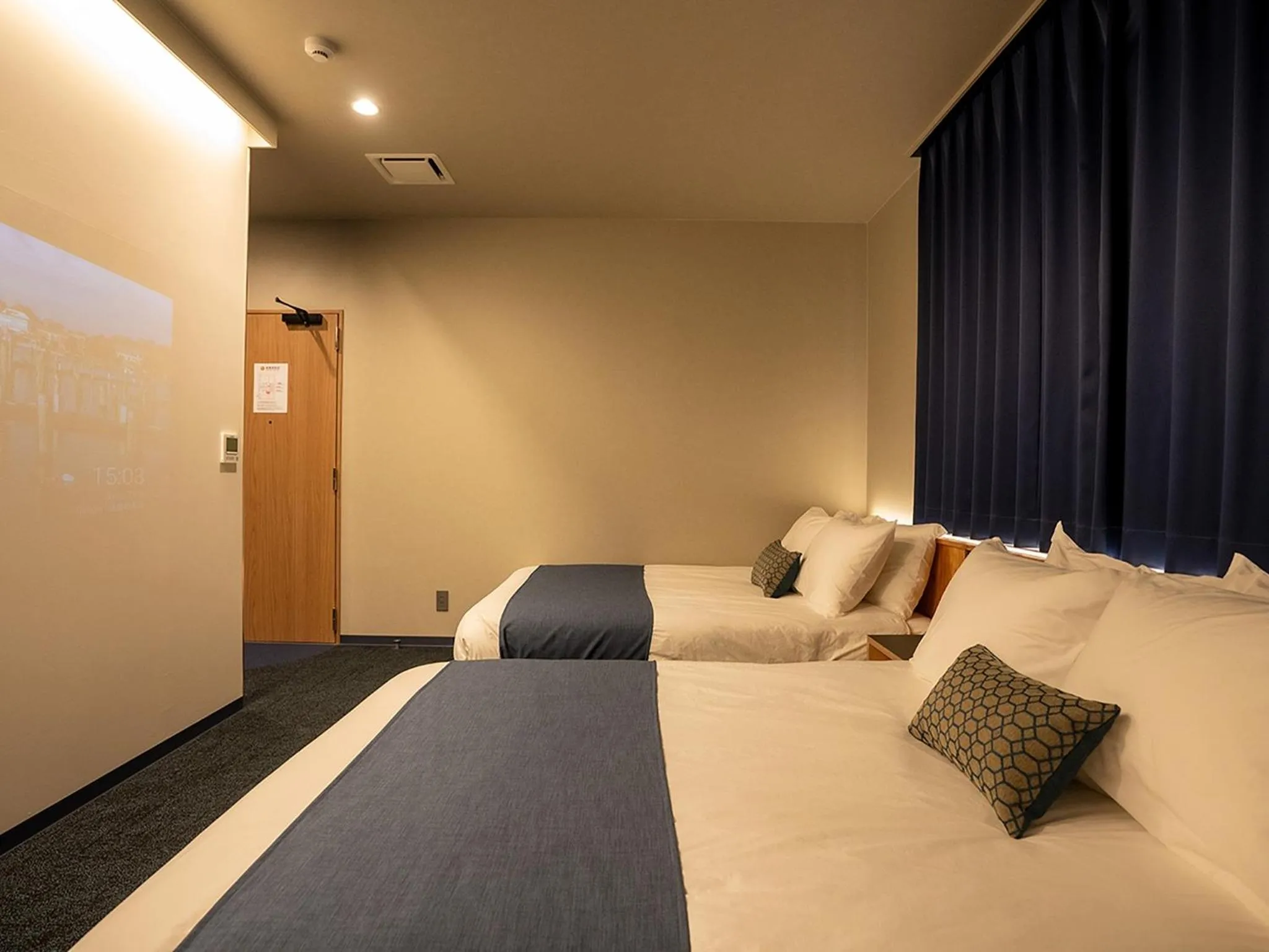 Dining area, Bed in UUHOME