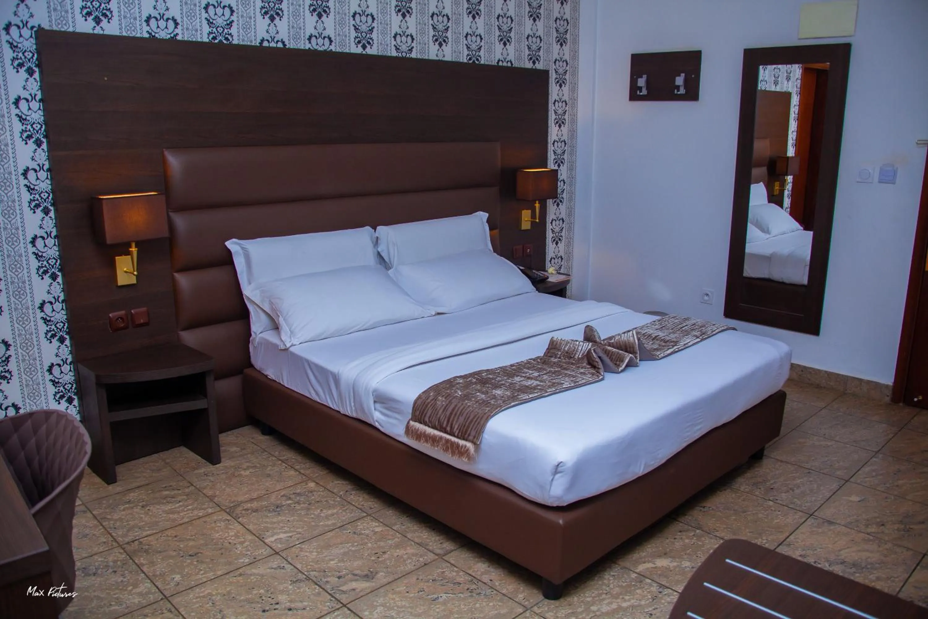 Photo of the whole room, Bed in New Heaven Hôtel