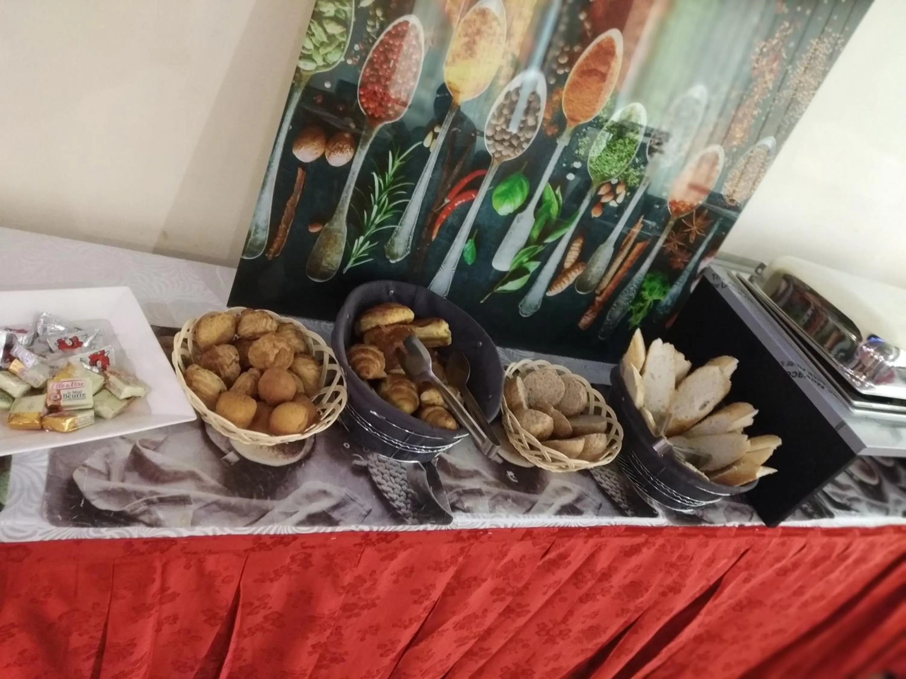 Buffet breakfast in New Heaven Hôtel