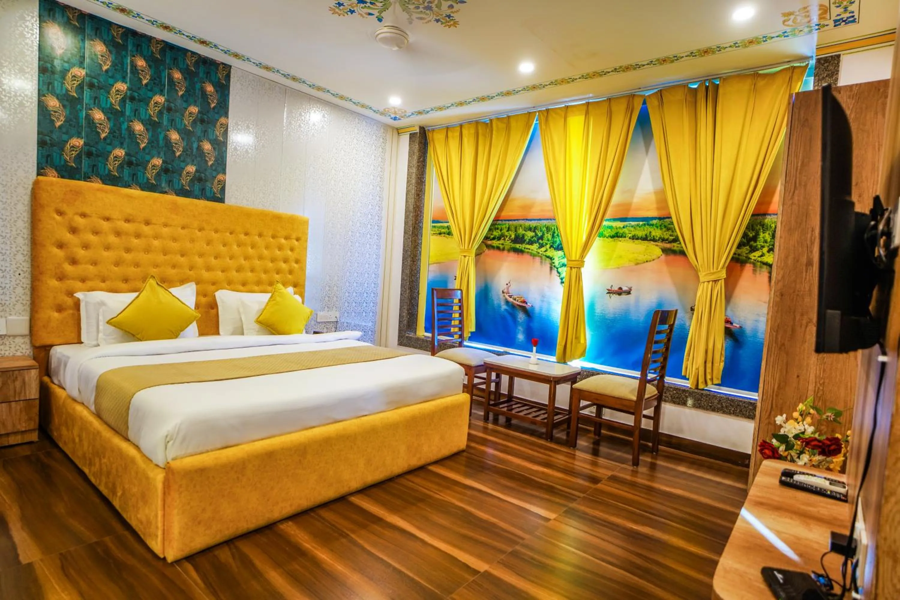 View (from property/room), Bed in Pax Hotel Grand Blue 3 min walk from Udaipur city Railway Station