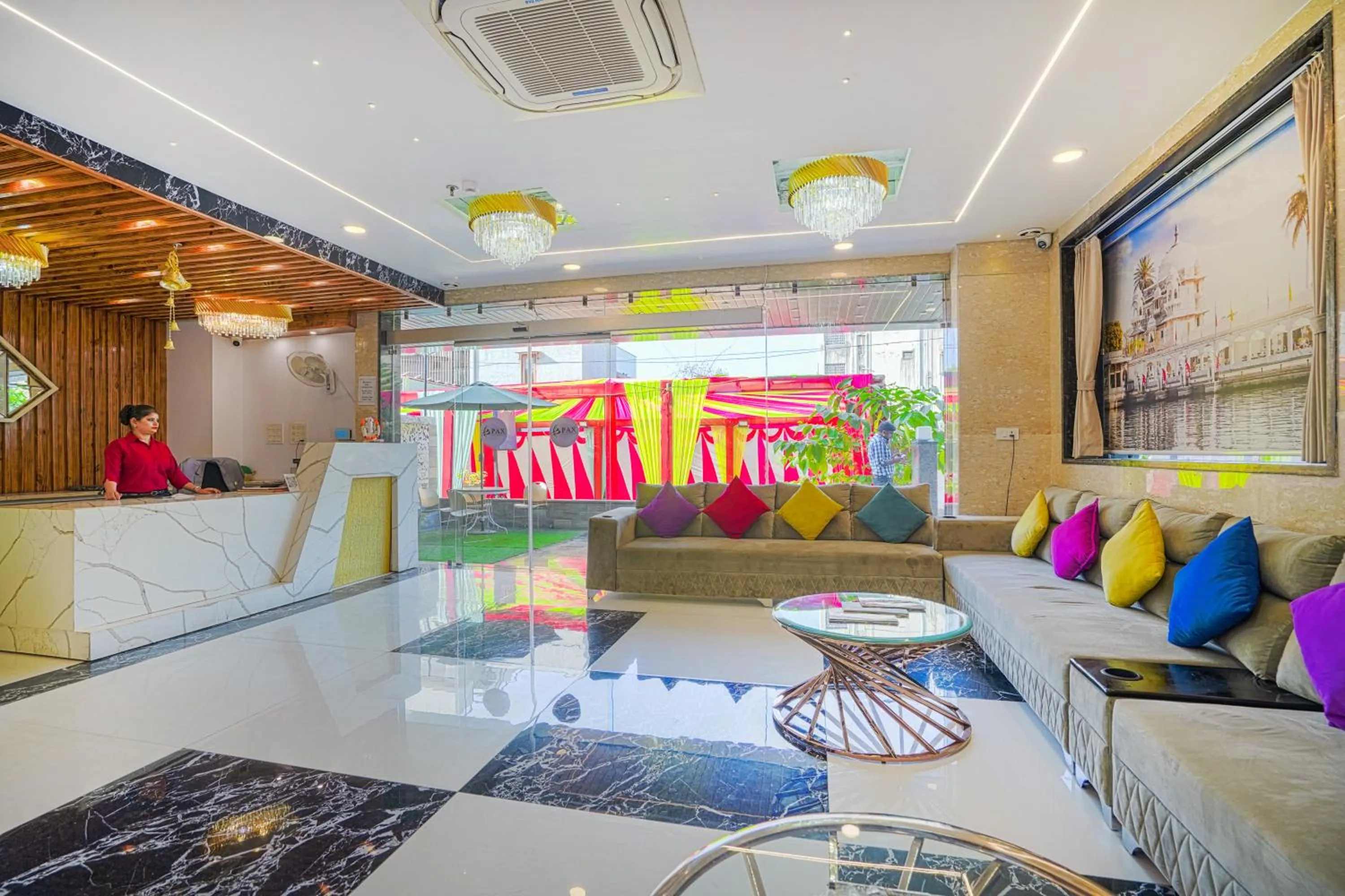 Lobby or reception in Pax Hotel Grand Blue 3 min walk from Udaipur city Railway Station