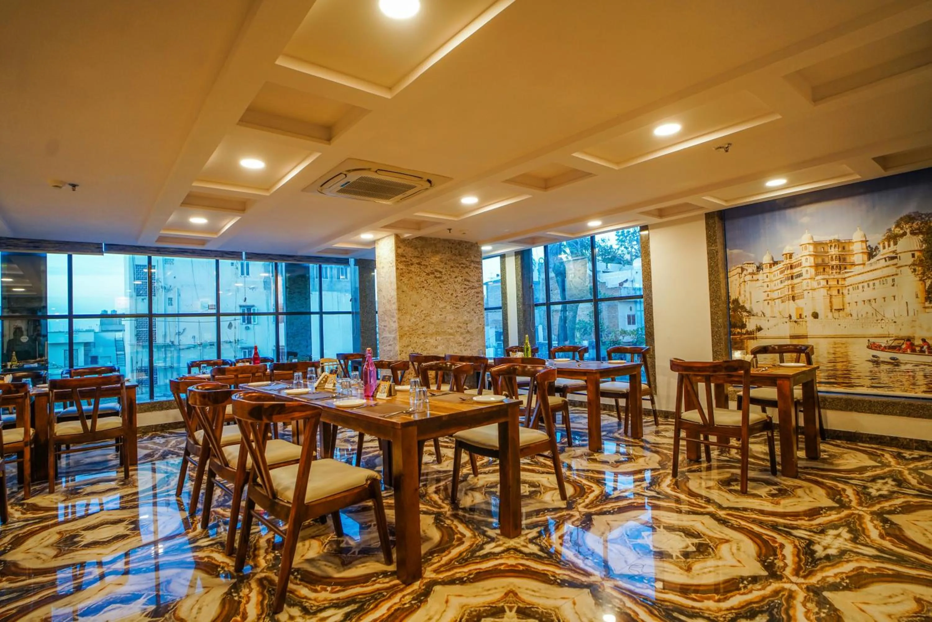 Restaurant/places to eat in Pax Hotel Grand Blue 3 min walk from Udaipur city Railway Station