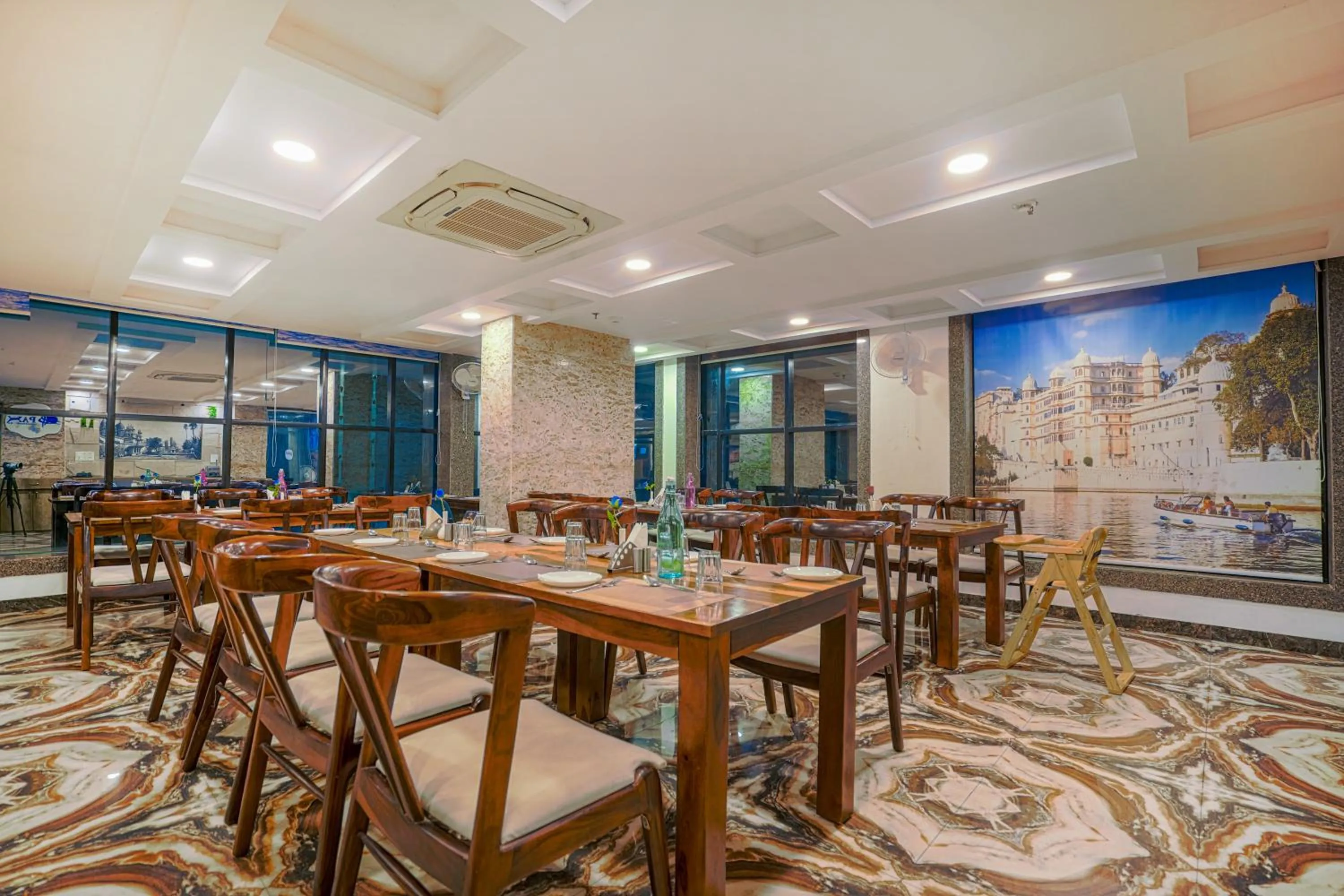 Restaurant/places to eat in Pax Hotel Grand Blue 3 min walk from Udaipur city Railway Station