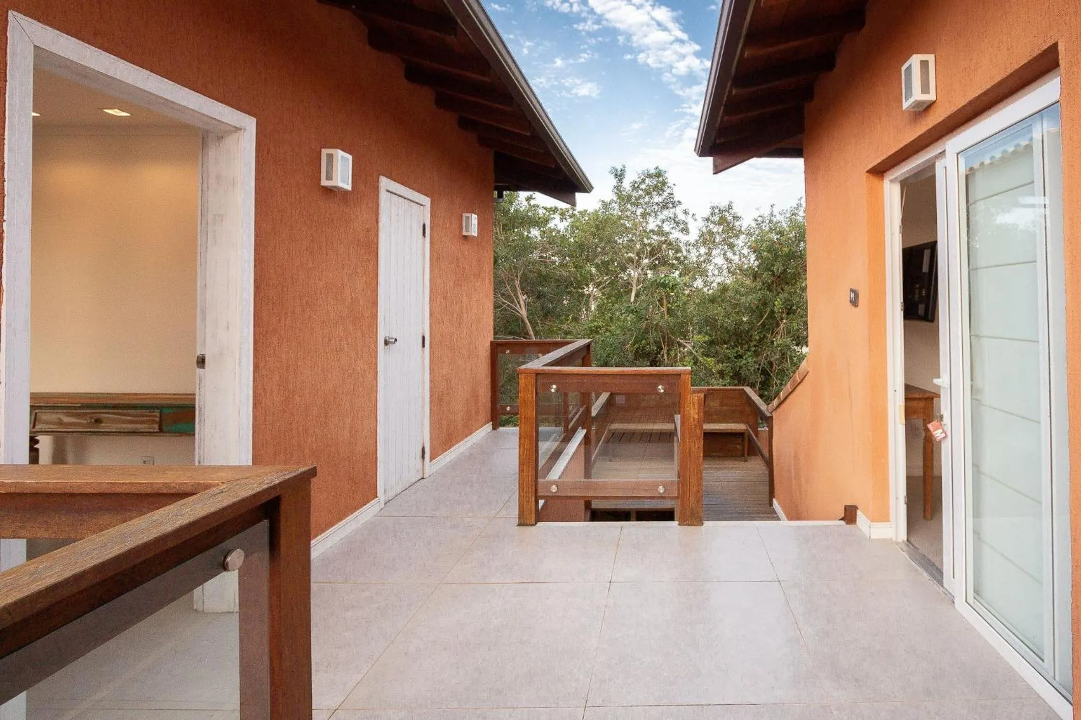 Communal lounge/ TV room in Búzios praia de Geribá, piscina e churrasqueira