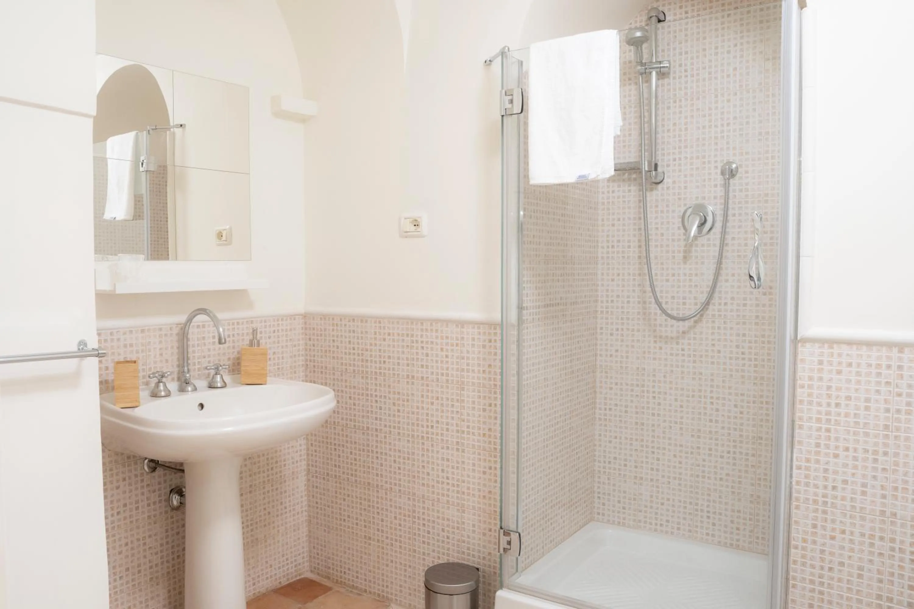 Shower in Centometri