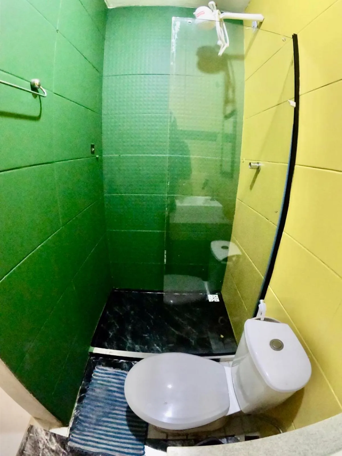 Shower in Hostel do Rasta