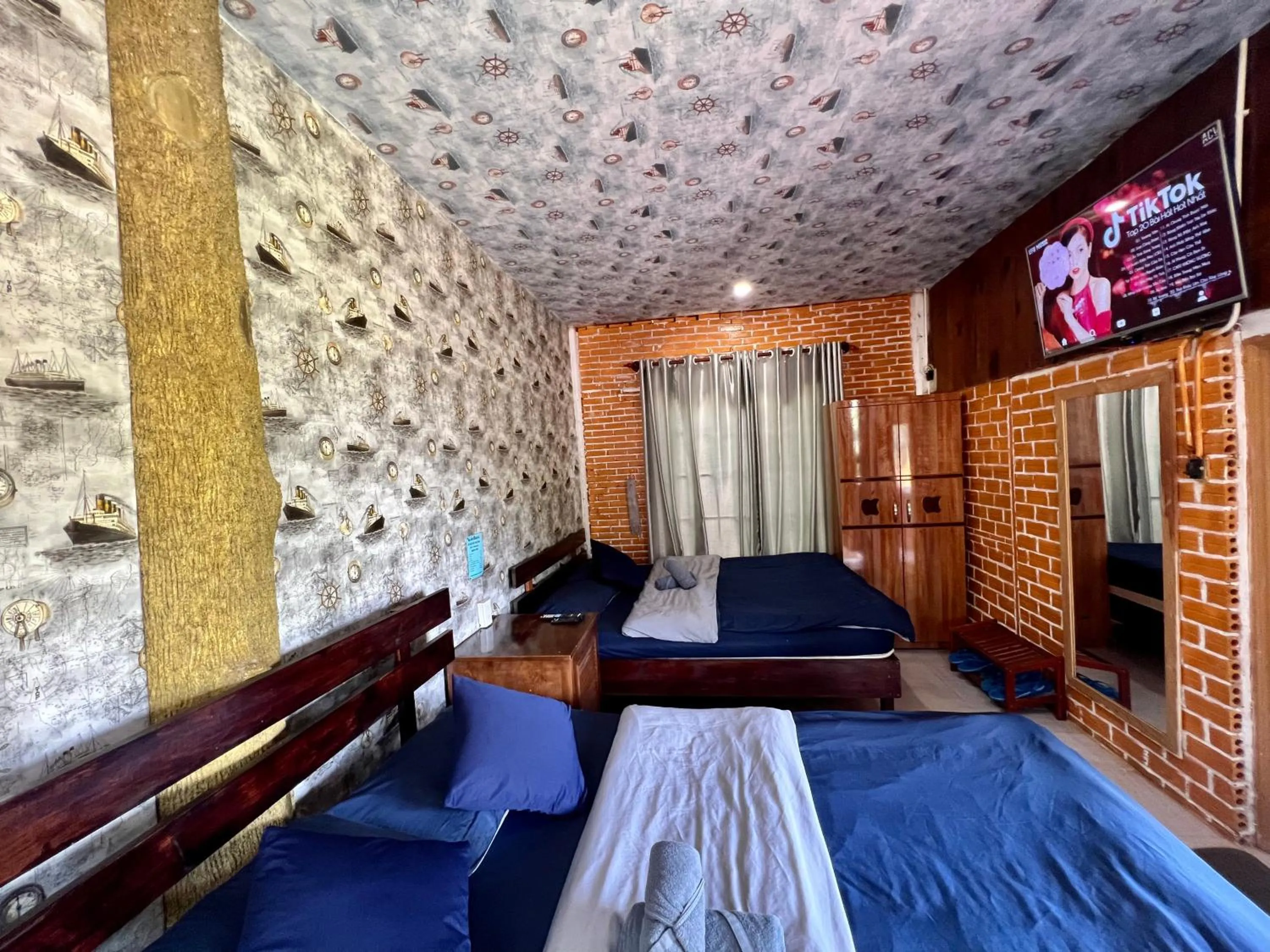 Bed in Hoa Son Village Da Lat