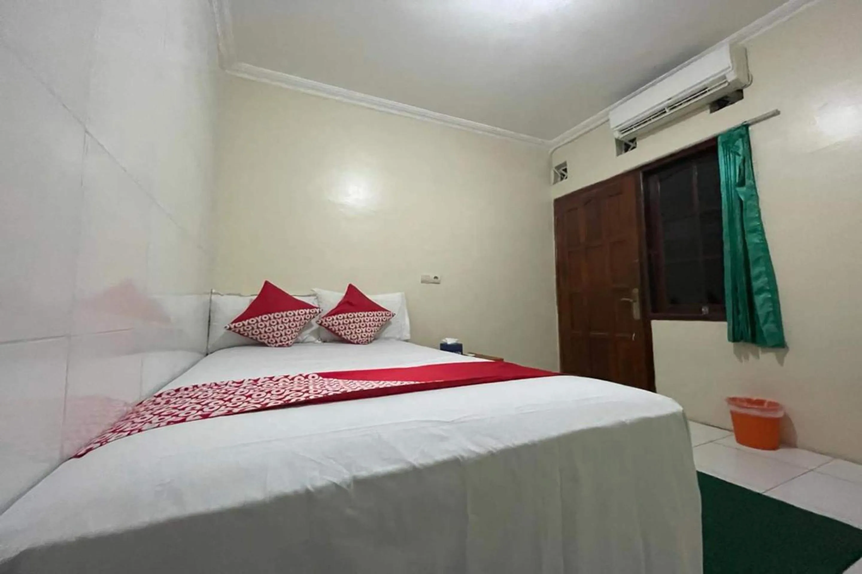 Bedroom in OYO 91920 Pondok'ku Inn