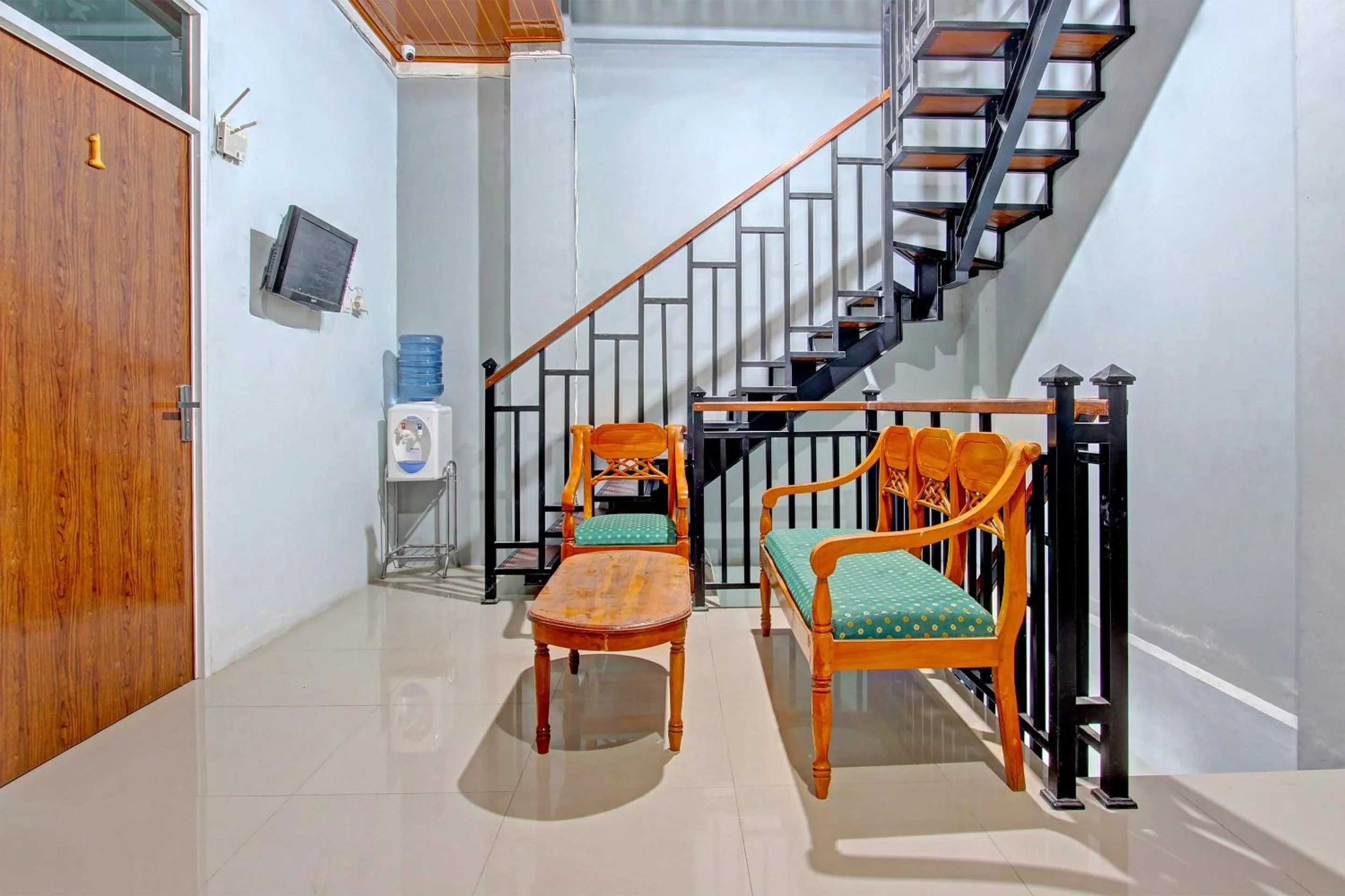 Lobby or reception in OYO 91960 Fariza House Syariah