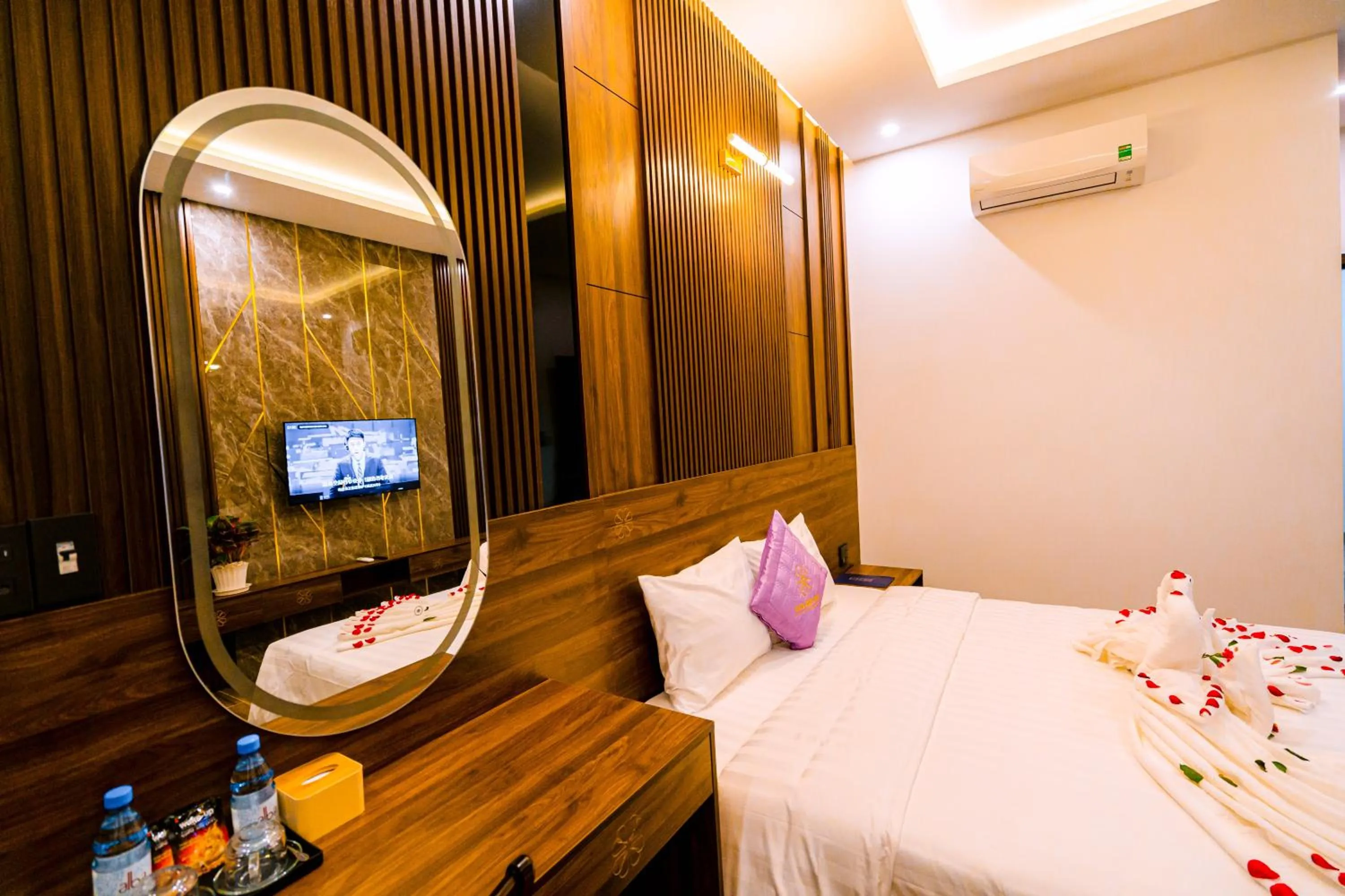 Bed in Hue Golden Inn Hotel