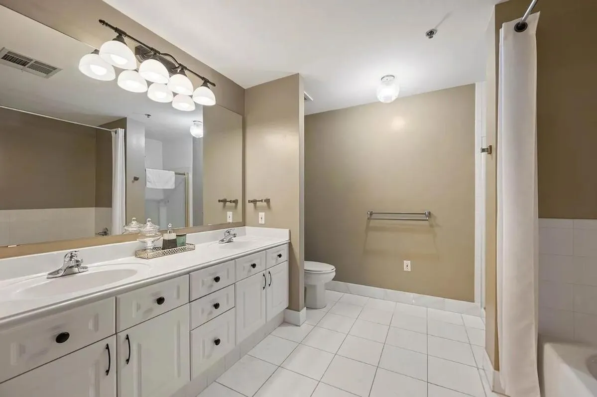 Bathroom in 3/3 Condo on Texas Motor Speedway