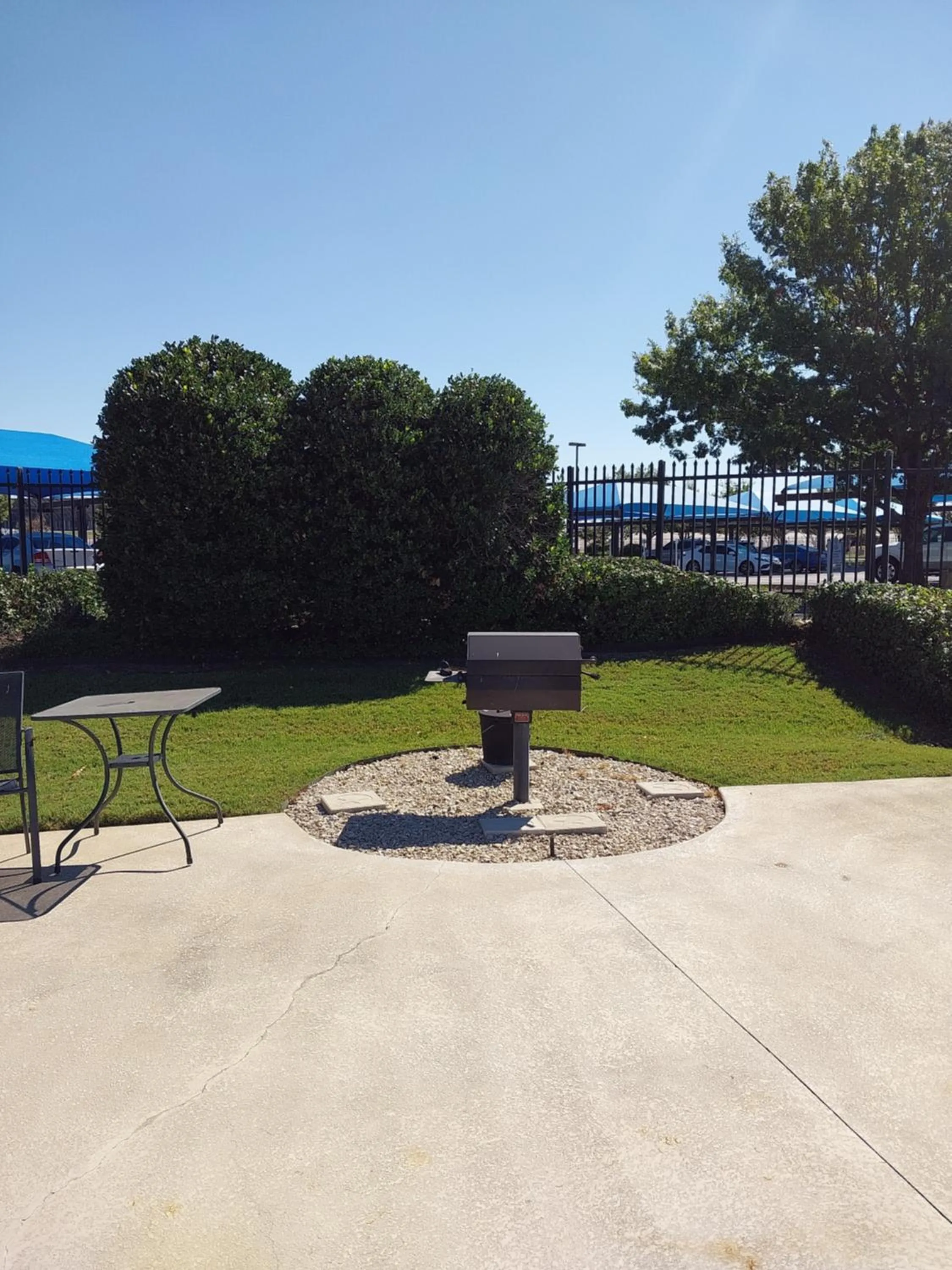 BBQ facilities in 3/3 Condo on Texas Motor Speedway