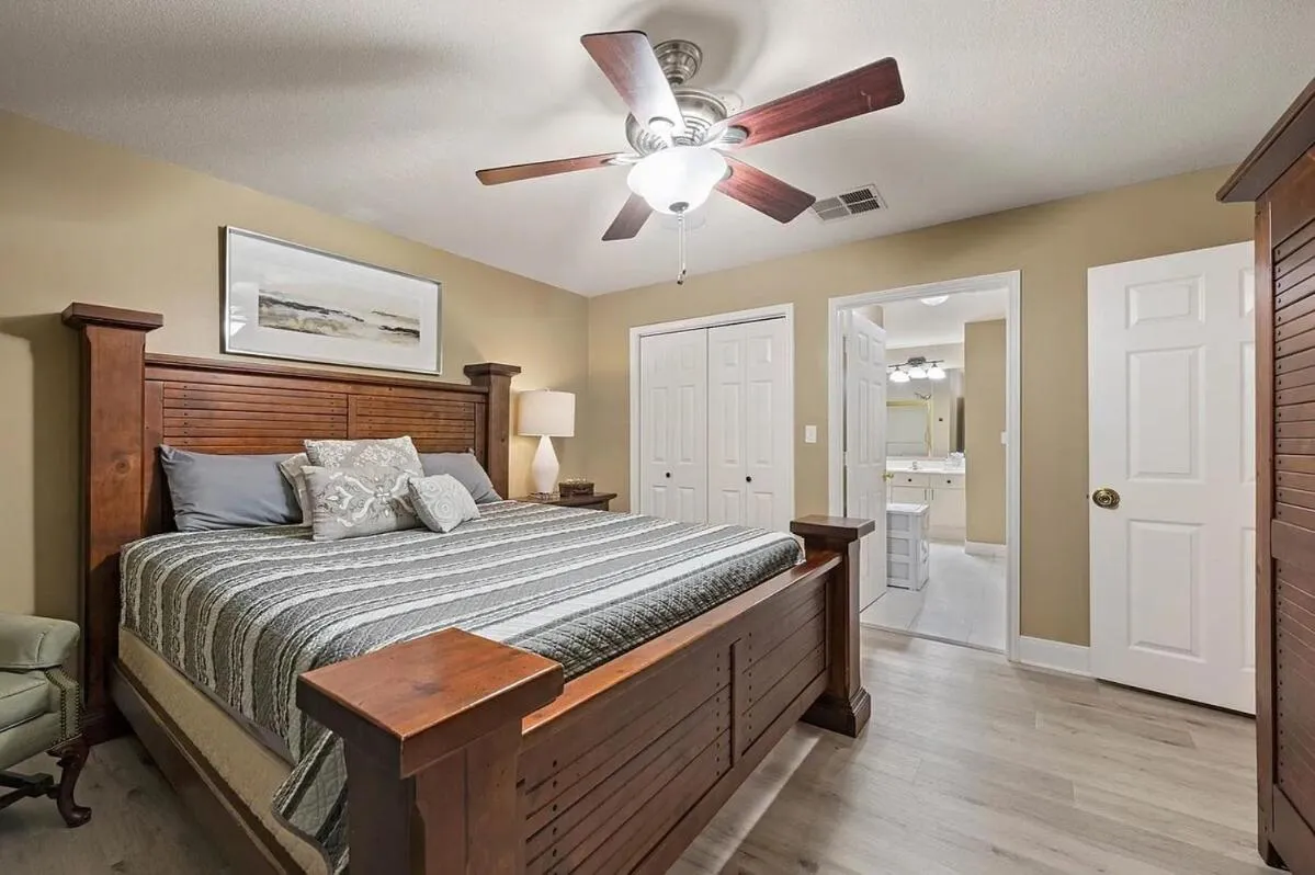 Bedroom, Bed in 3/3 Condo on Texas Motor Speedway