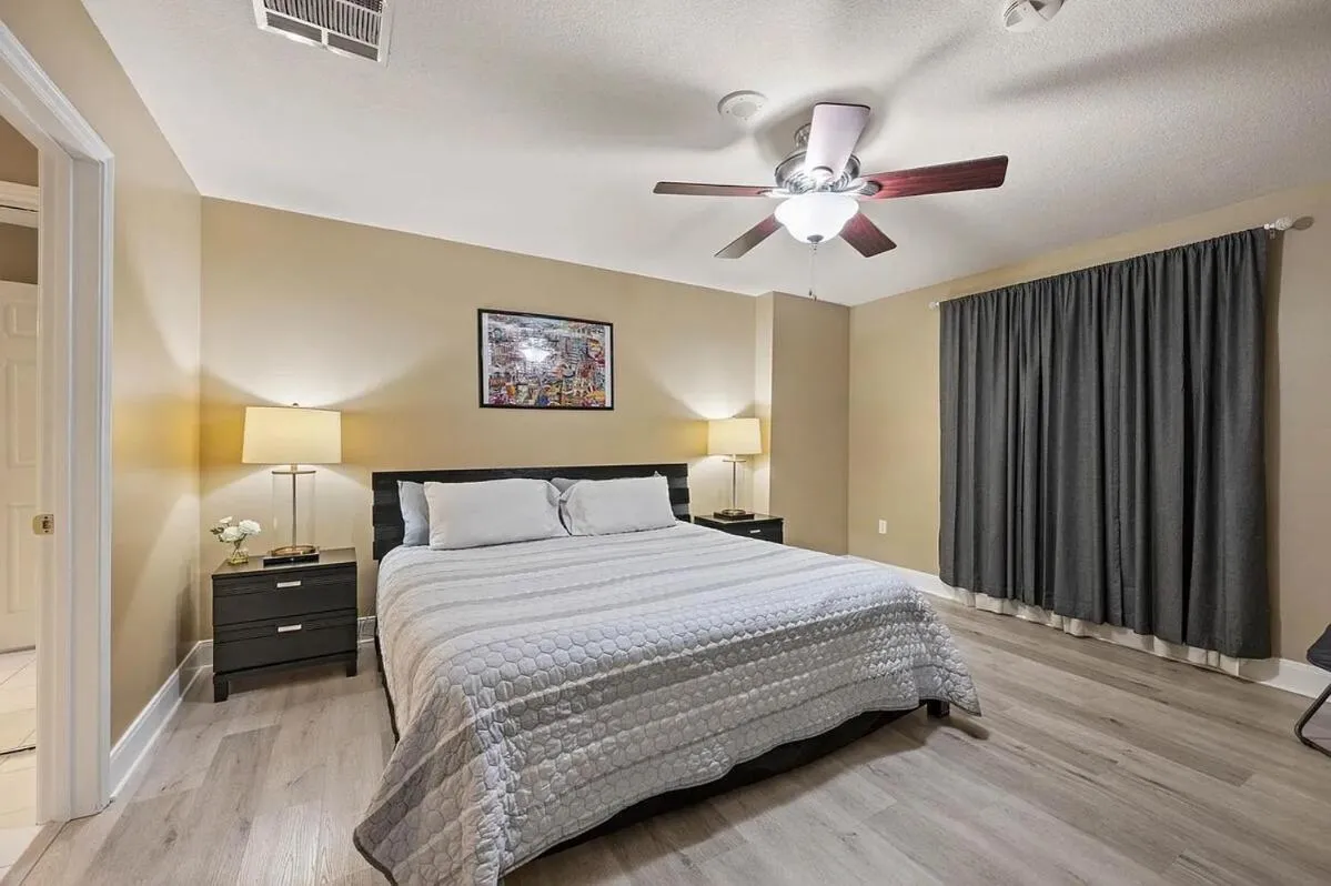 Bedroom, Bed in 3/3 Condo on Texas Motor Speedway