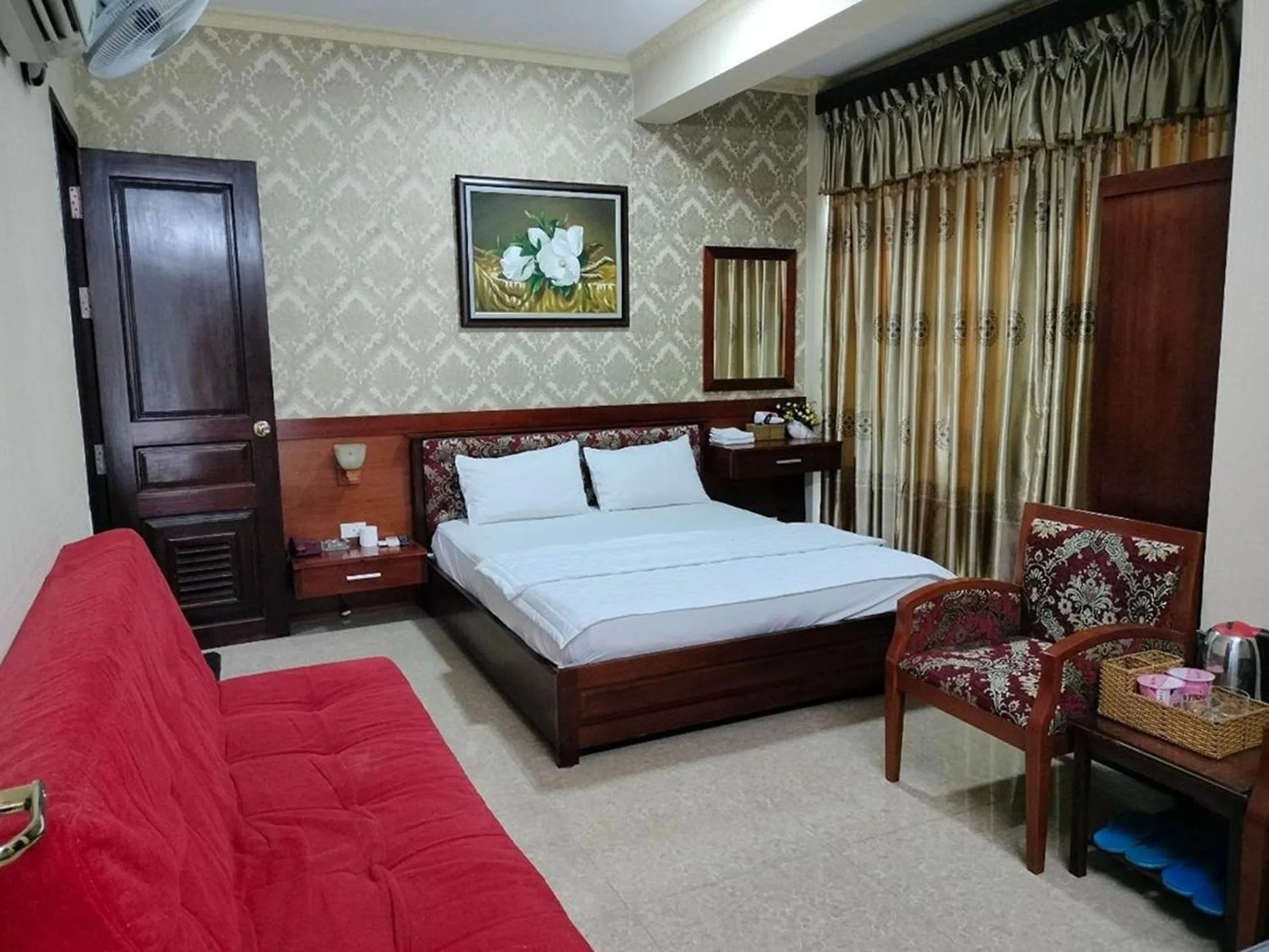 Superior Double Room in Tam Tin Hotel