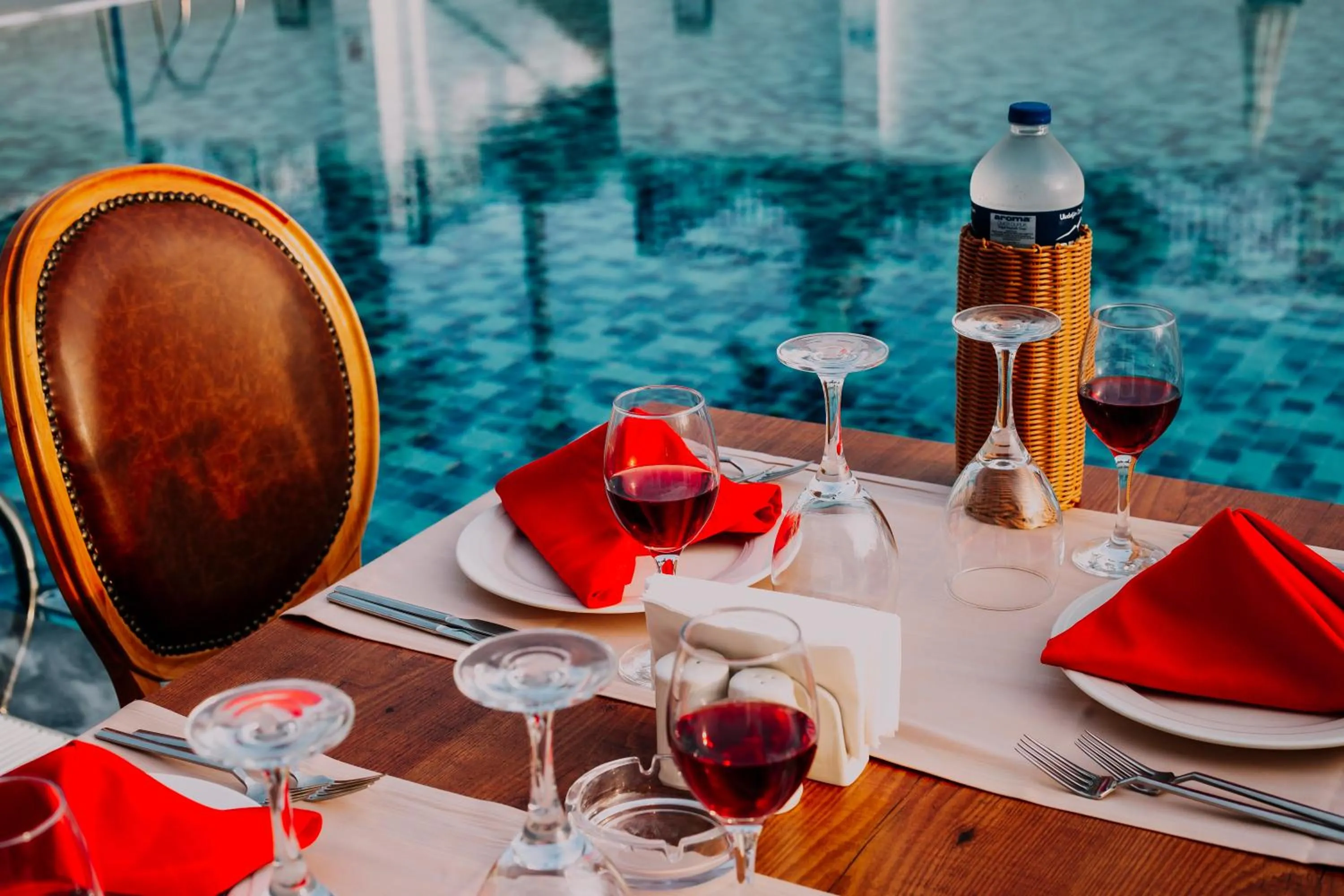 Restaurant/places to eat in Hane Sun Elite Hotel