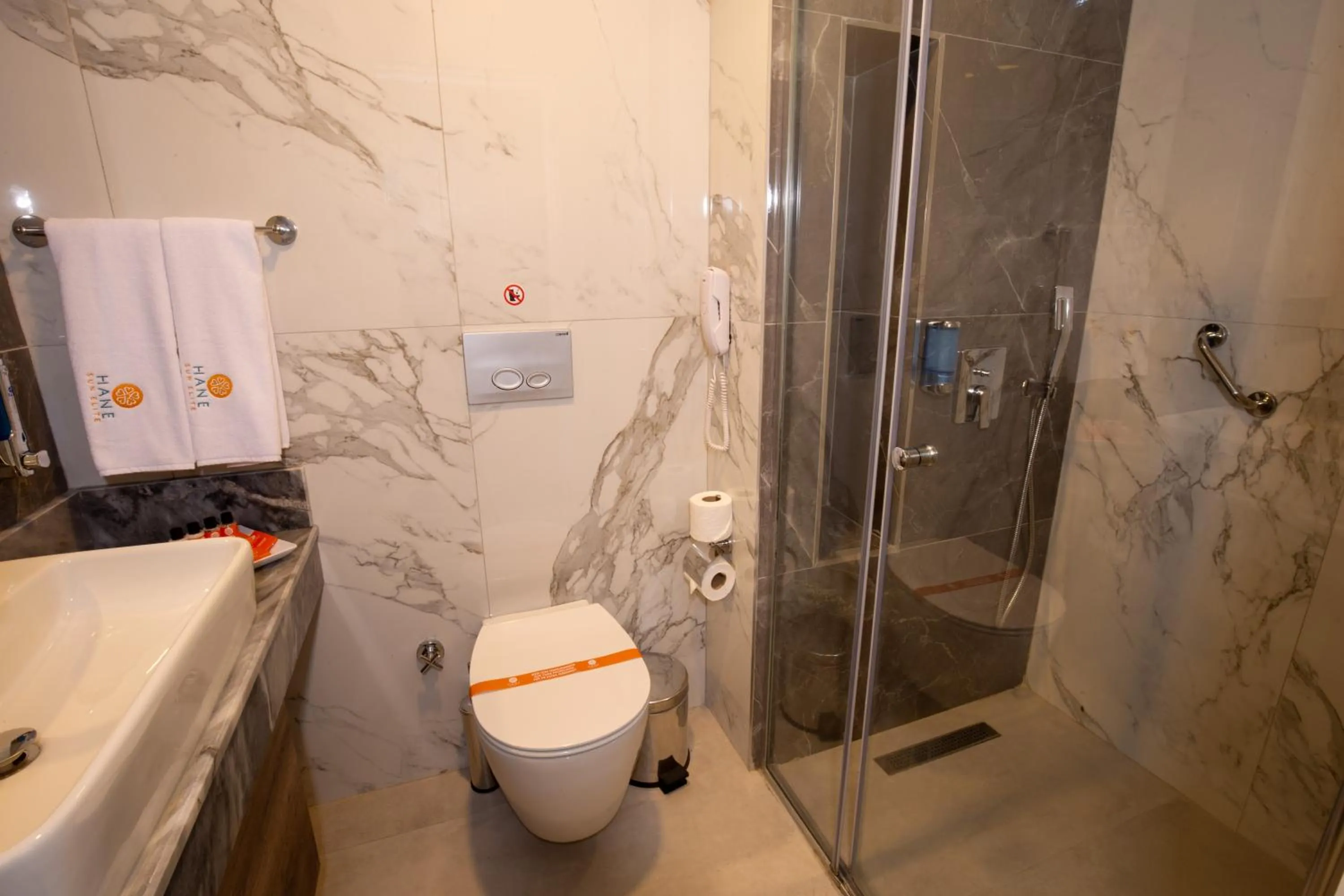 Bathroom in Hane Sun Elite Hotel