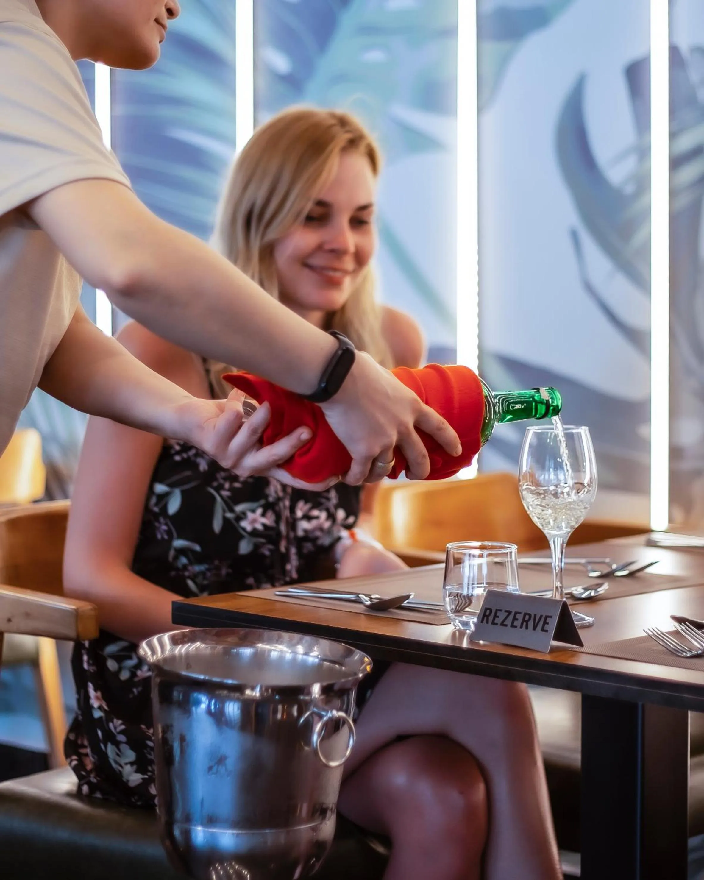 Restaurant/places to eat in Hane Sun Elite Hotel