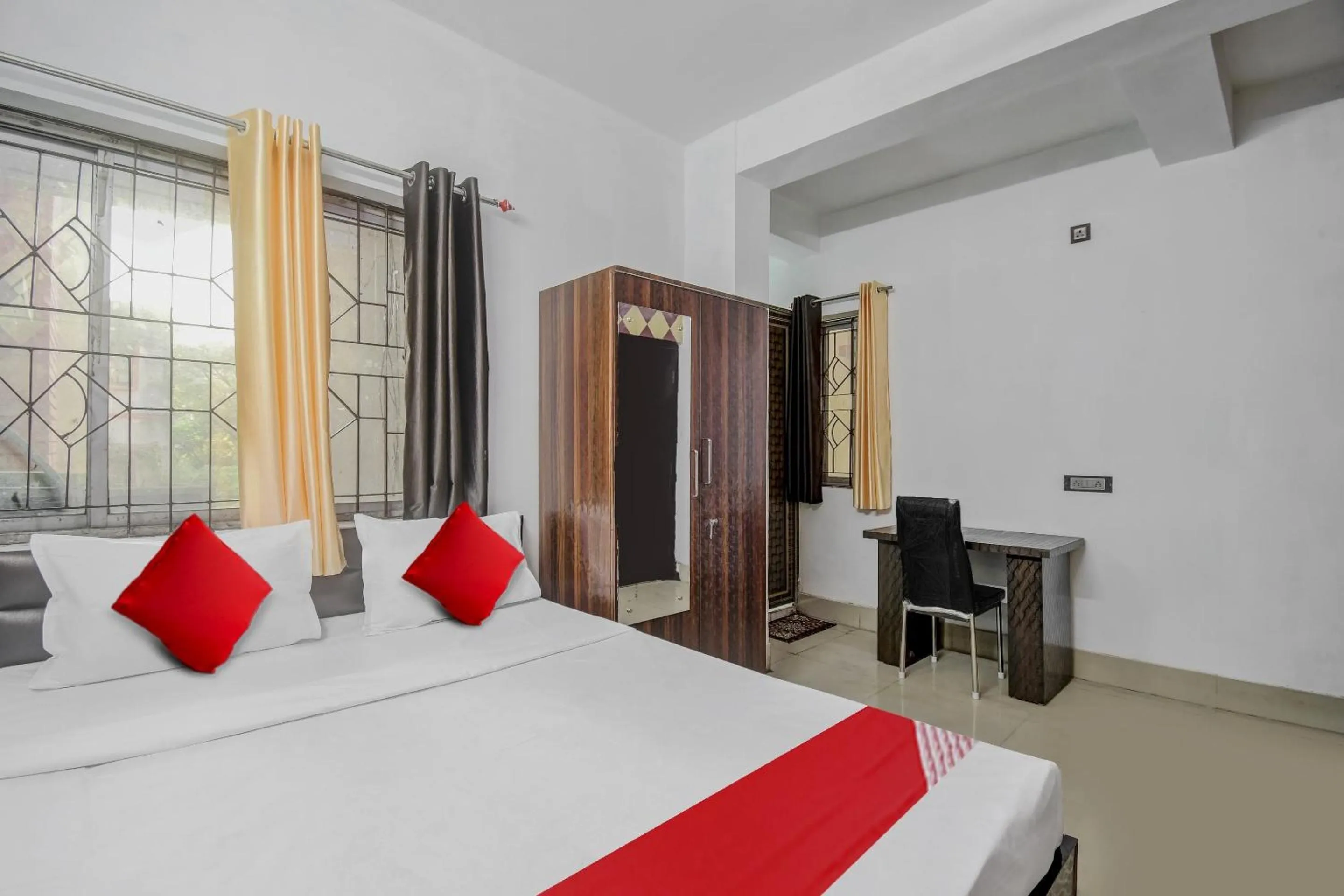 Bedroom, Bed in Hotel O ALISHA LODGE