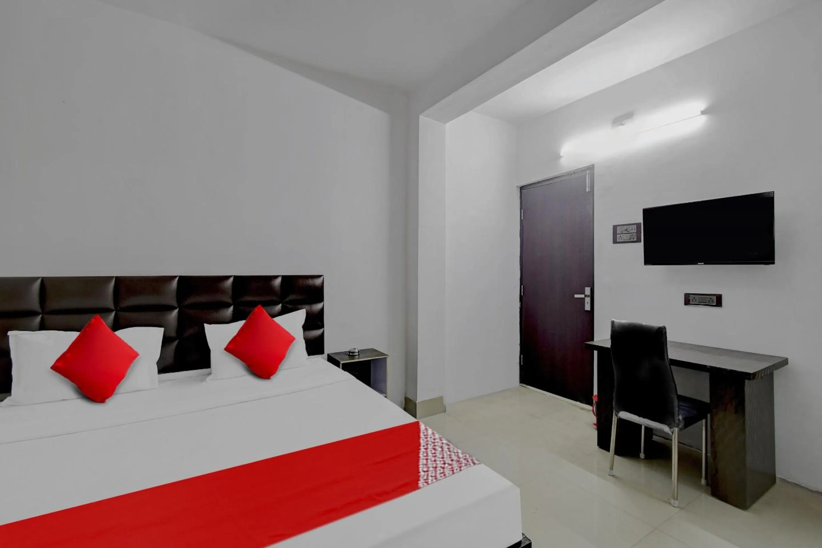 Bedroom, Bed in Hotel O ALISHA LODGE