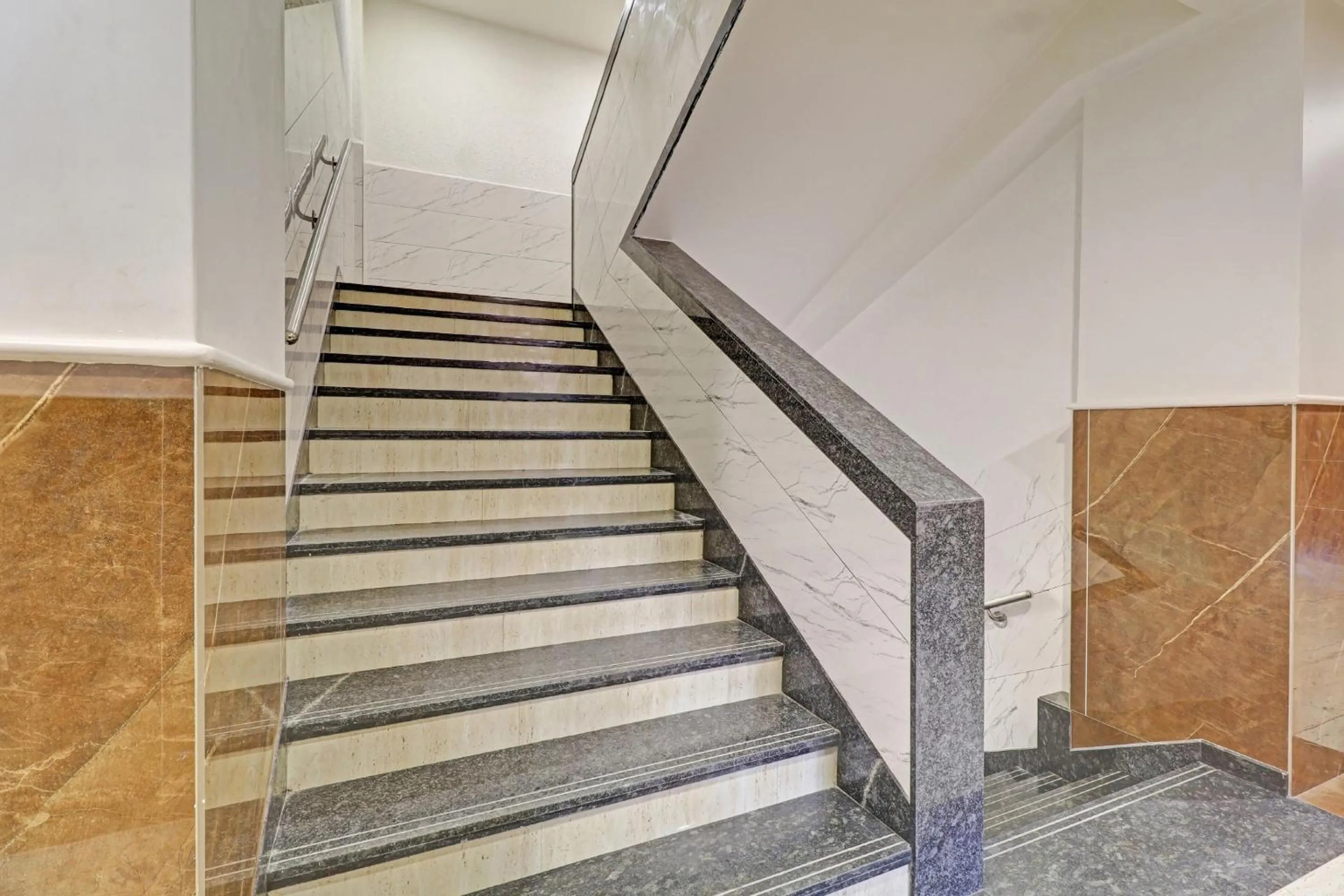 Lobby or reception in Townhouse Vandana Residency