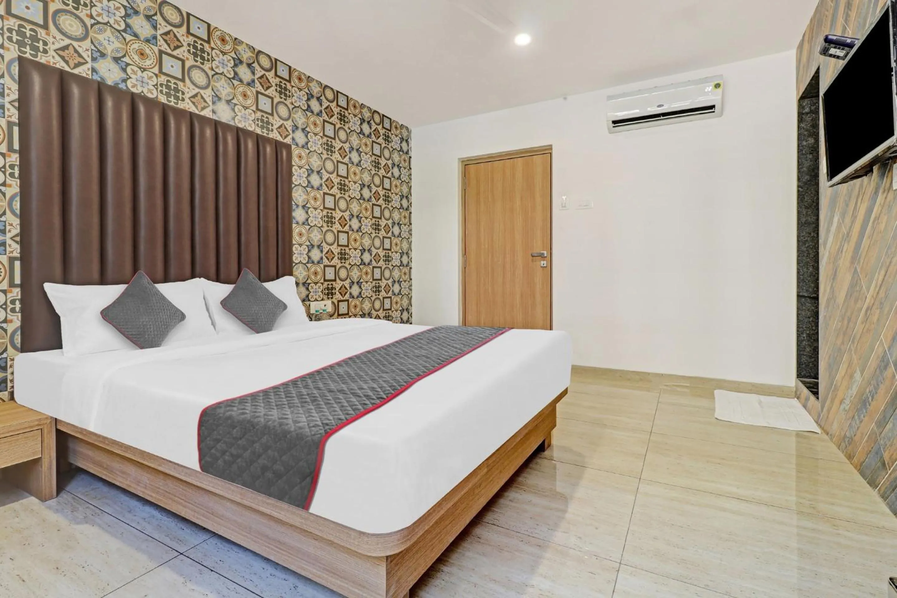 Bedroom, Bed in Townhouse Vandana Residency