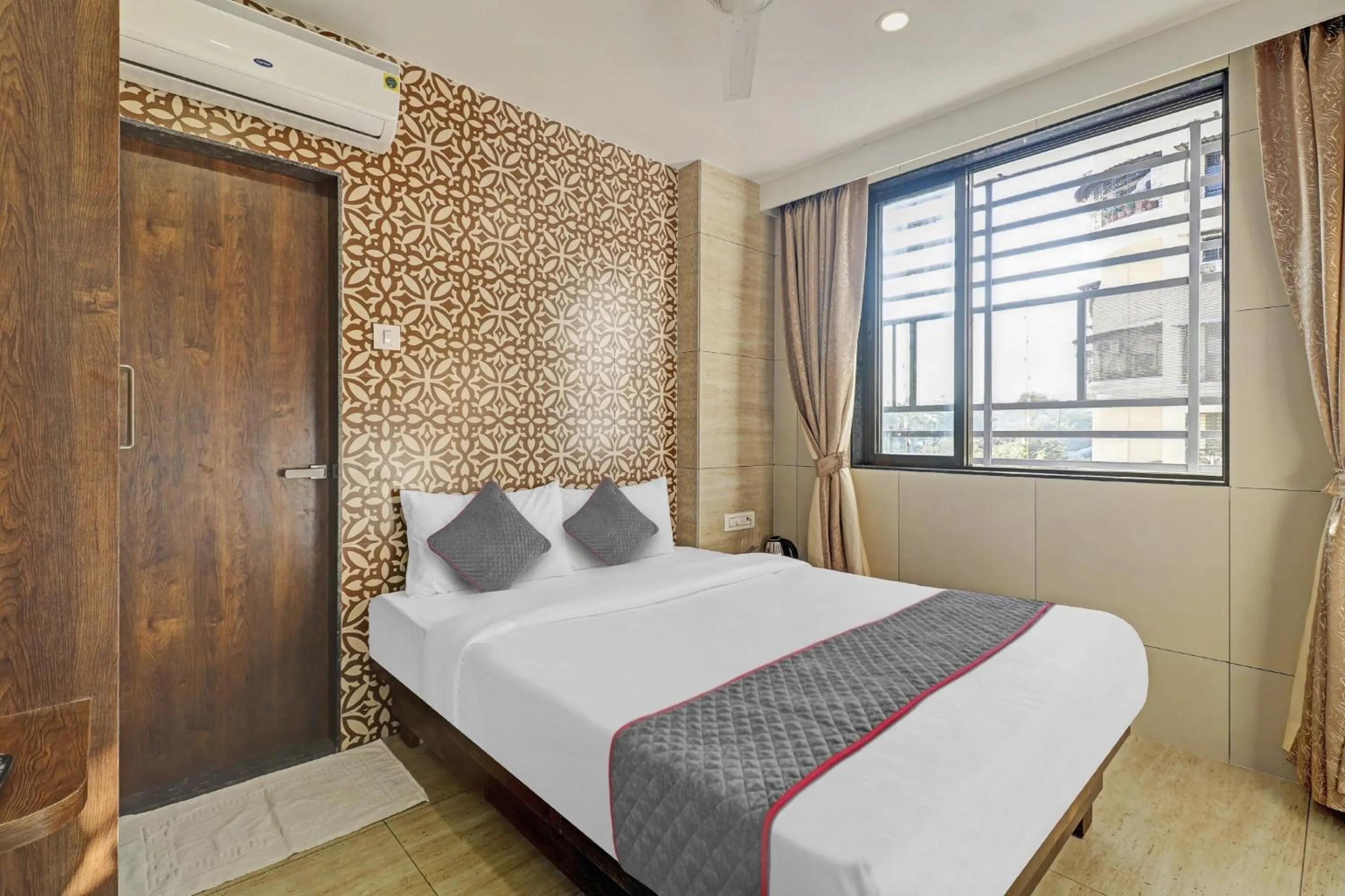 Bedroom, Bed in Townhouse Vandana Residency