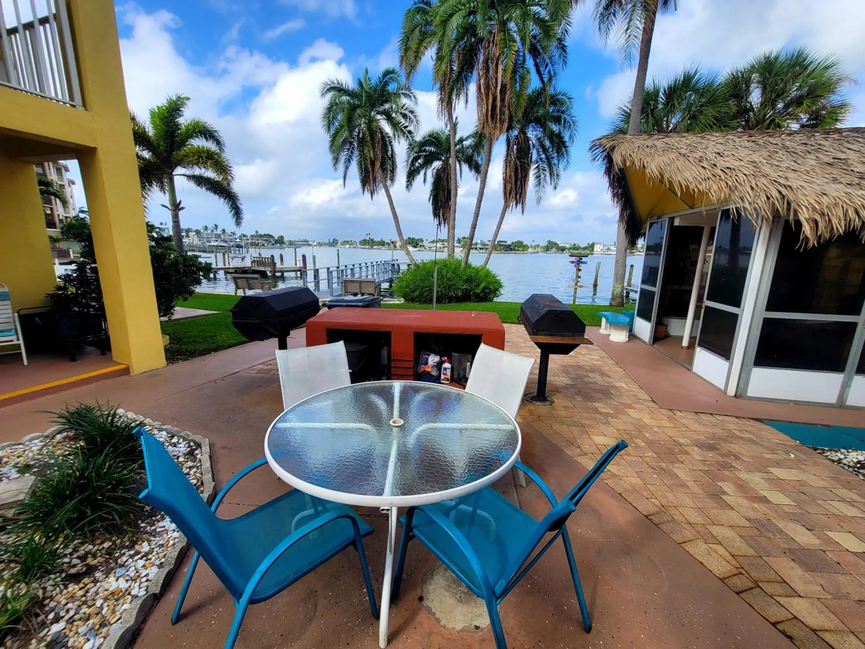 Searenity, Waterside studio in the heart of Treasure Island, walk to beach Searenity, Waterside studio in the heart of Treasure Island, walk to beach