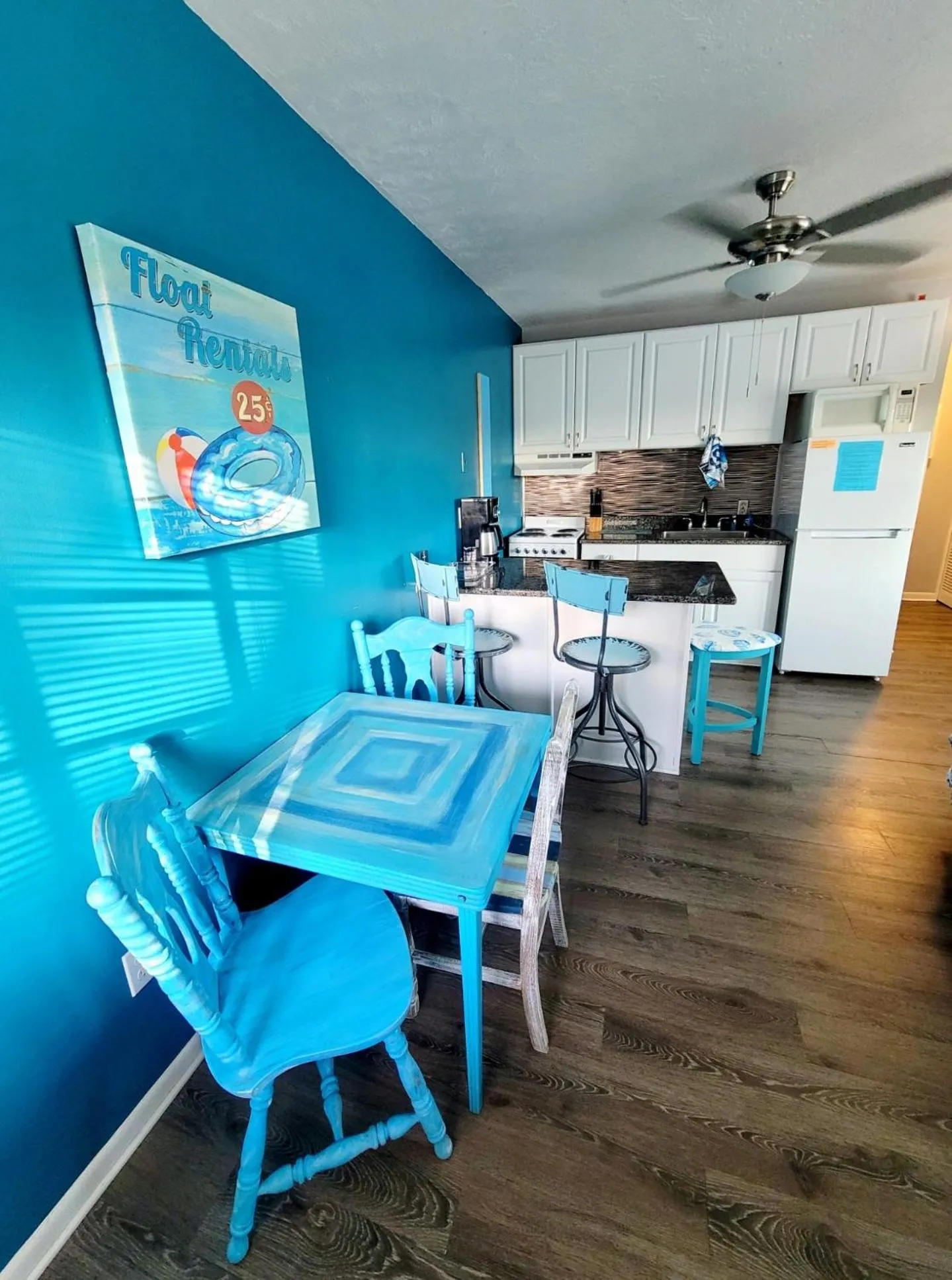 Searenity, Waterside studio in the heart of Treasure Island, walk to beach