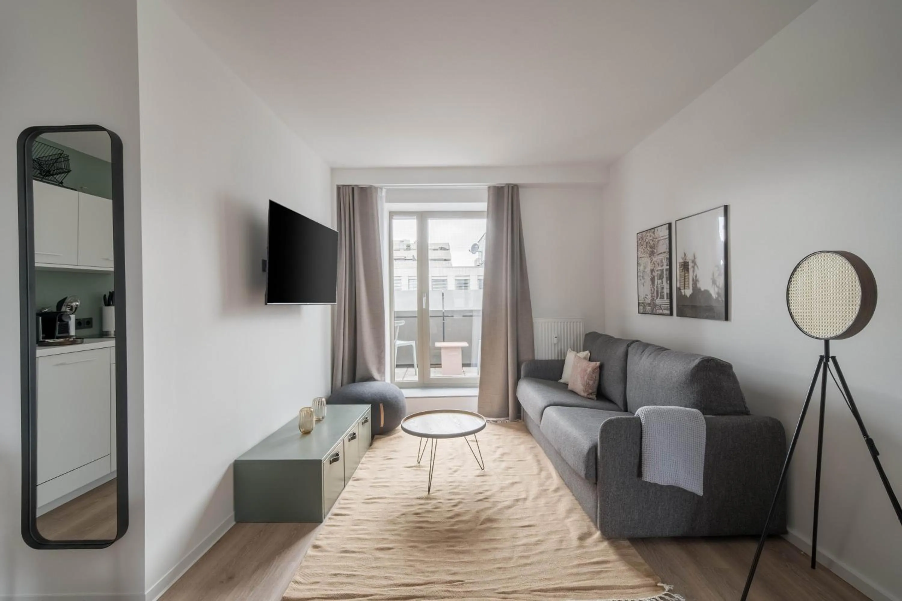 TV and multimedia in Limehome Saarbrücken Berliner Promenade