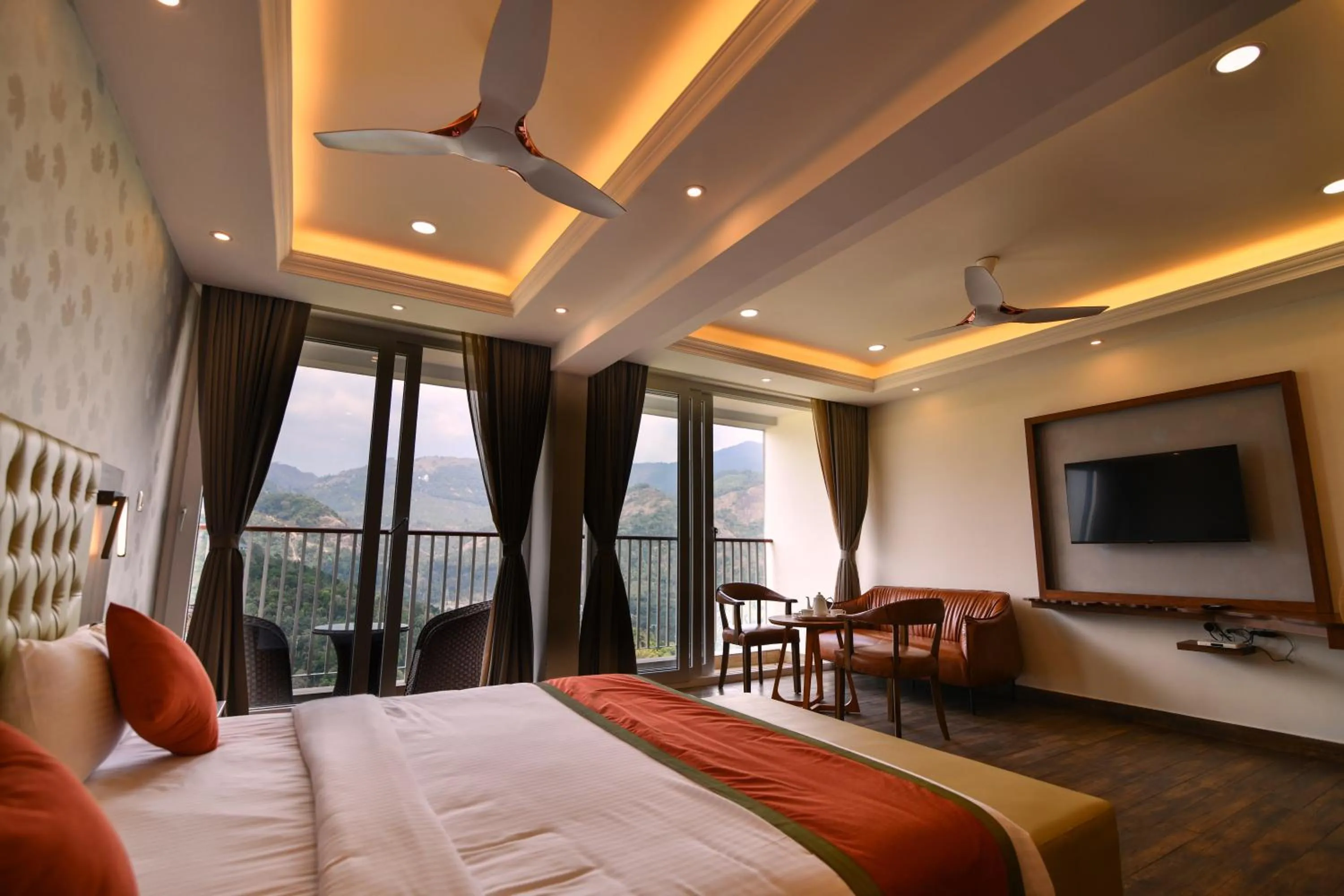 Communal lounge/ TV room, Bed in British County Resorts