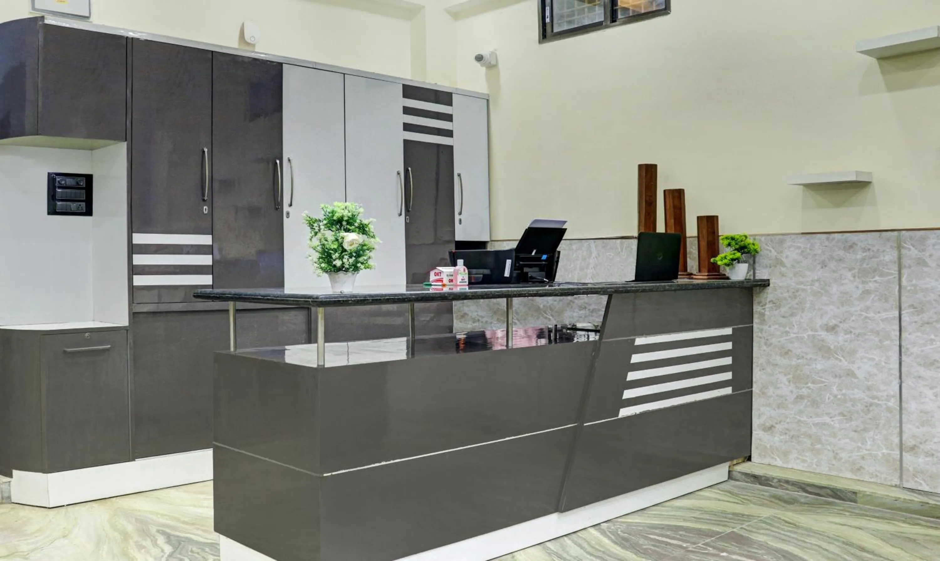 Lobby or reception in Itsy Hotels Cradle Regency