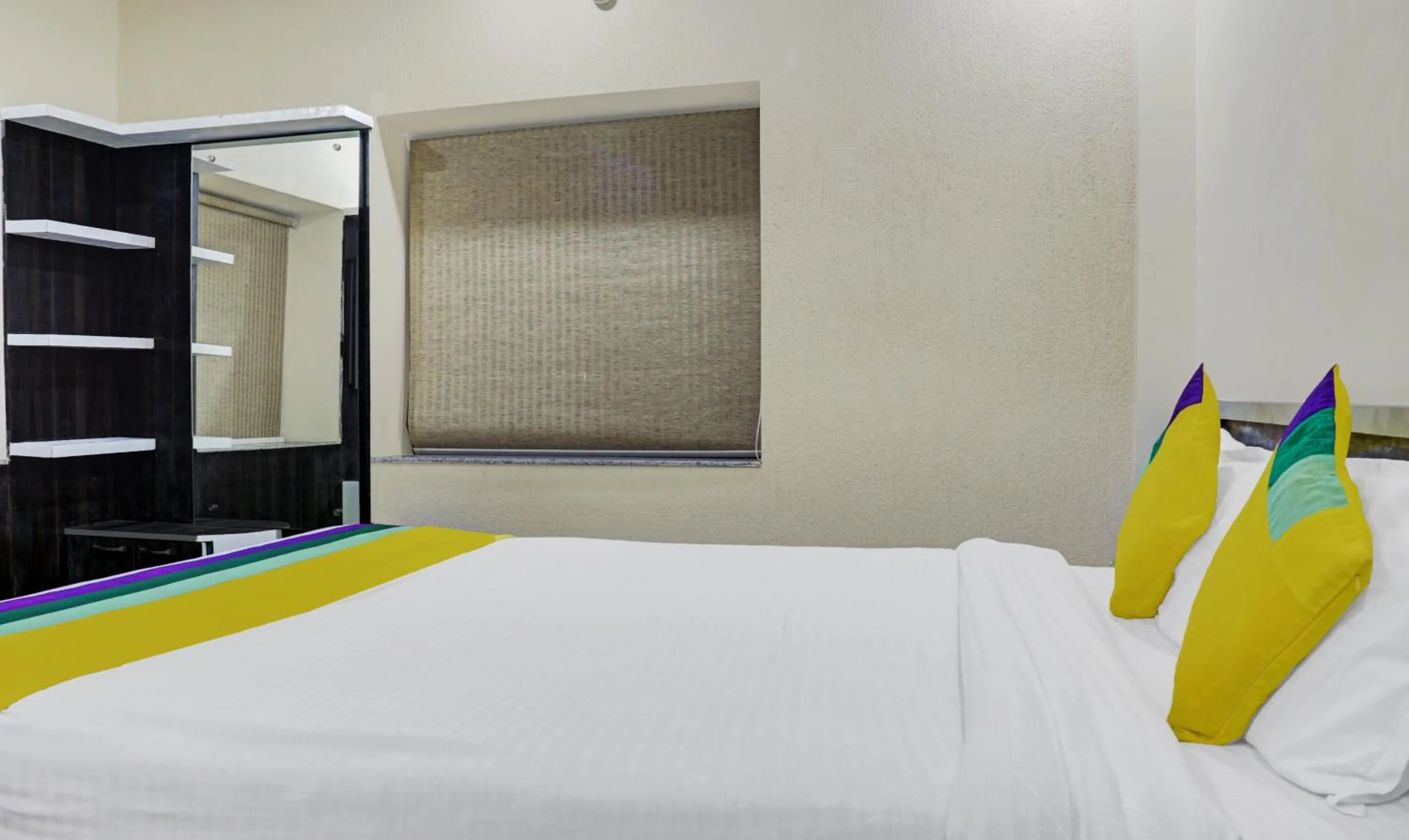 Bedroom, Bed in Itsy Hotels Cradle Regency