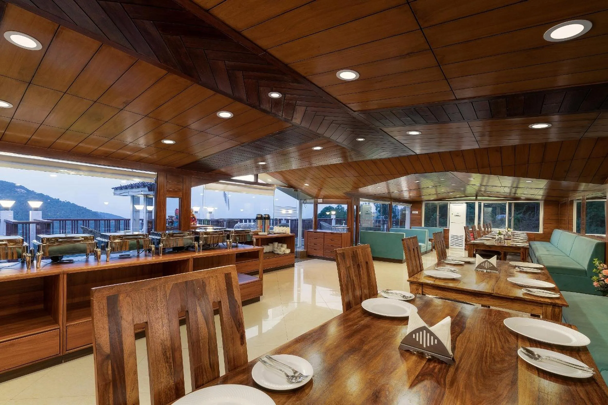 Restaurant/places to eat in Hotel The Chabal