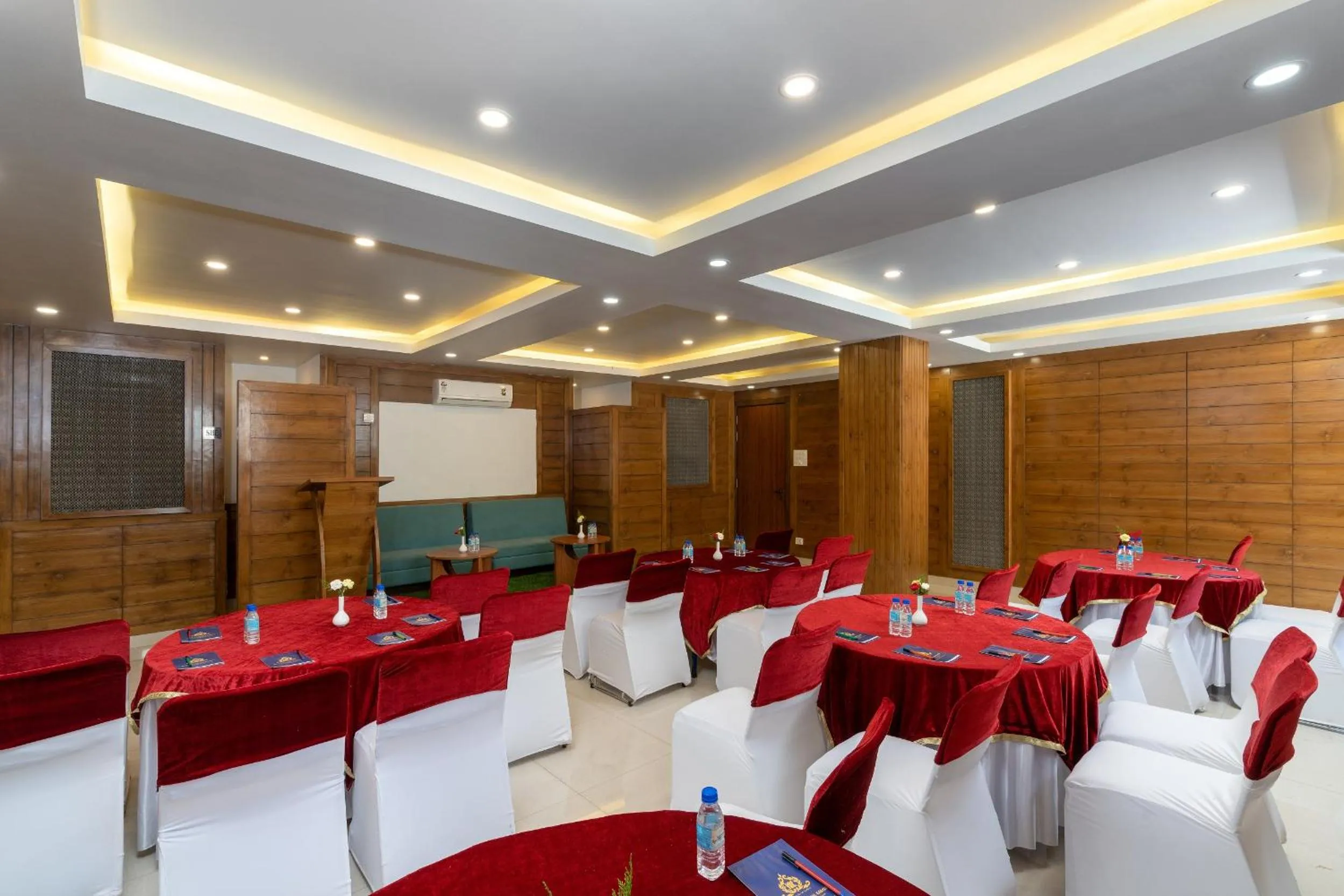 Banquet/Function facilities in Hotel The Chabal