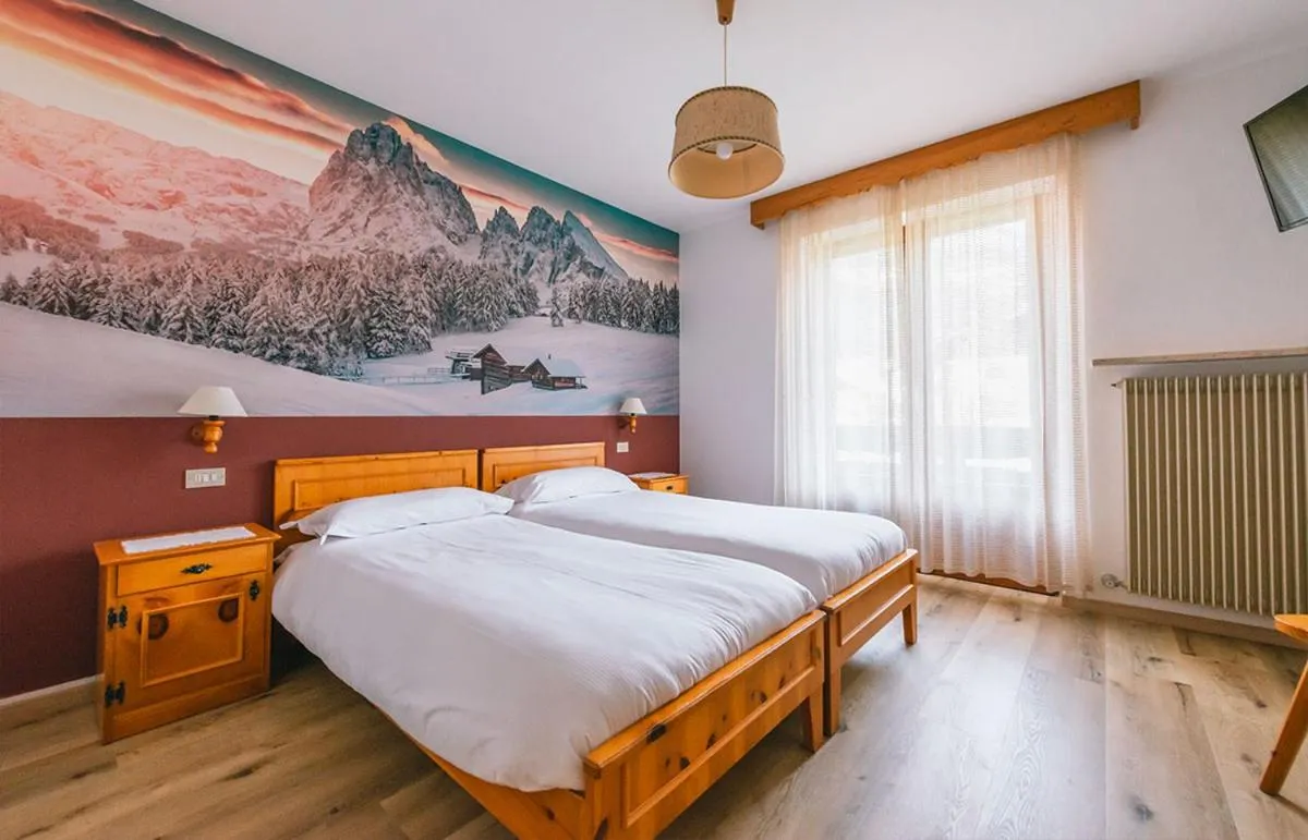 Bed in Hotel Garnì Rosengarten