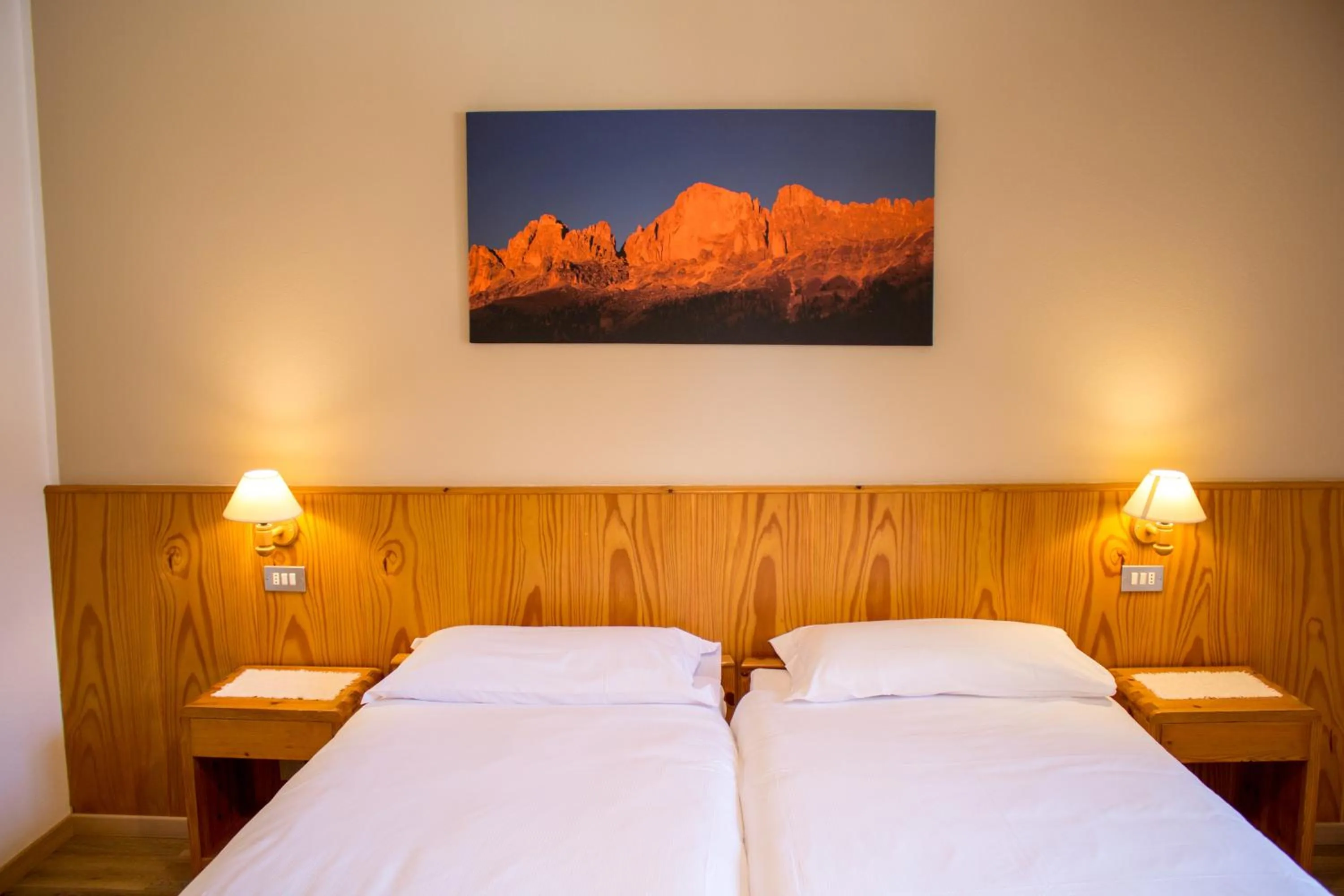 Bedroom, Bed in Hotel Garnì Rosengarten