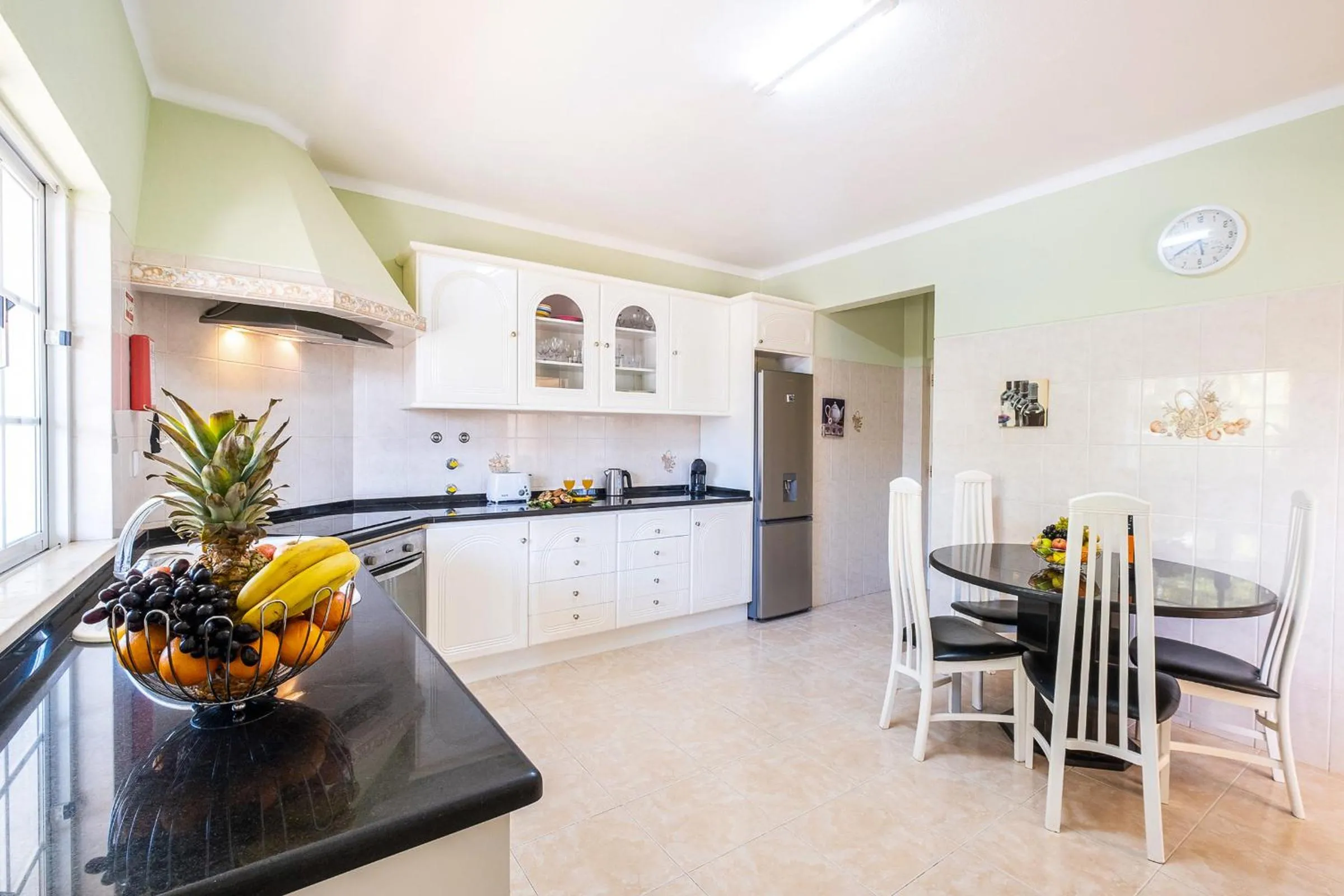 Kitchen or kitchenette in Villa San Juan by Algarve Vacation