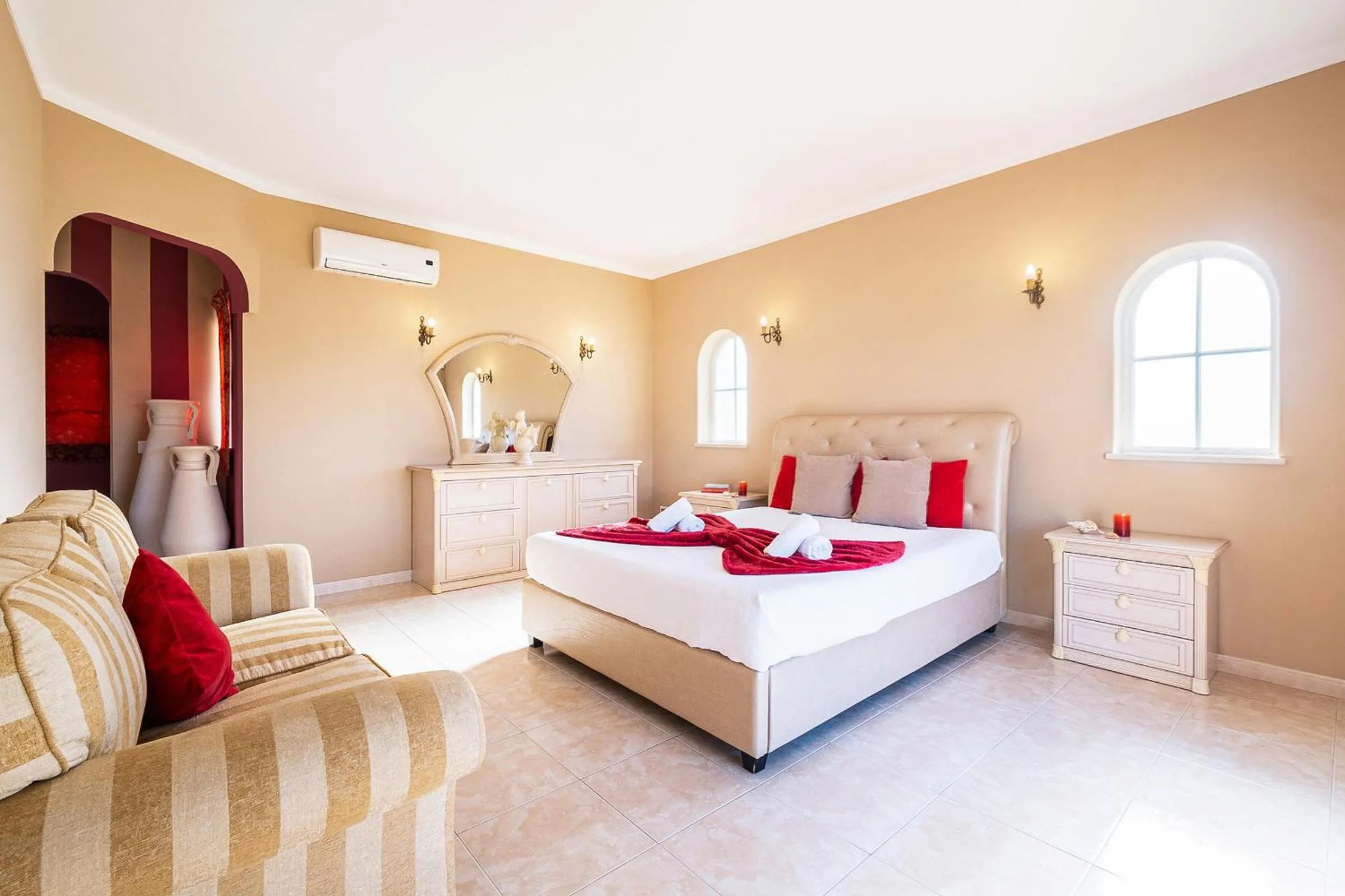 Bedroom, Bed in Villa San Juan by Algarve Vacation