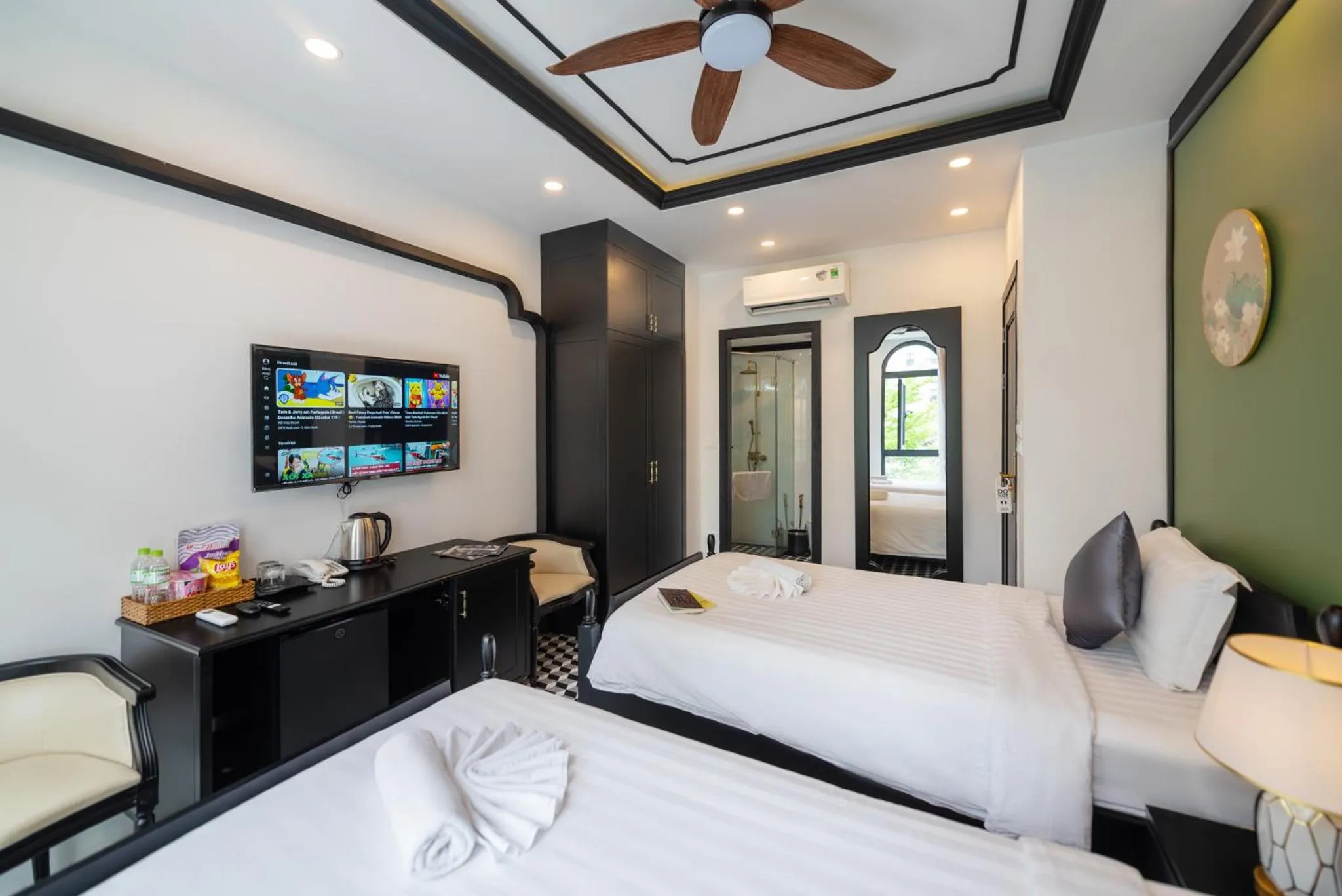 Bed in Le Palmier Phu Quoc Hotel - Free Shuttle To Grand World