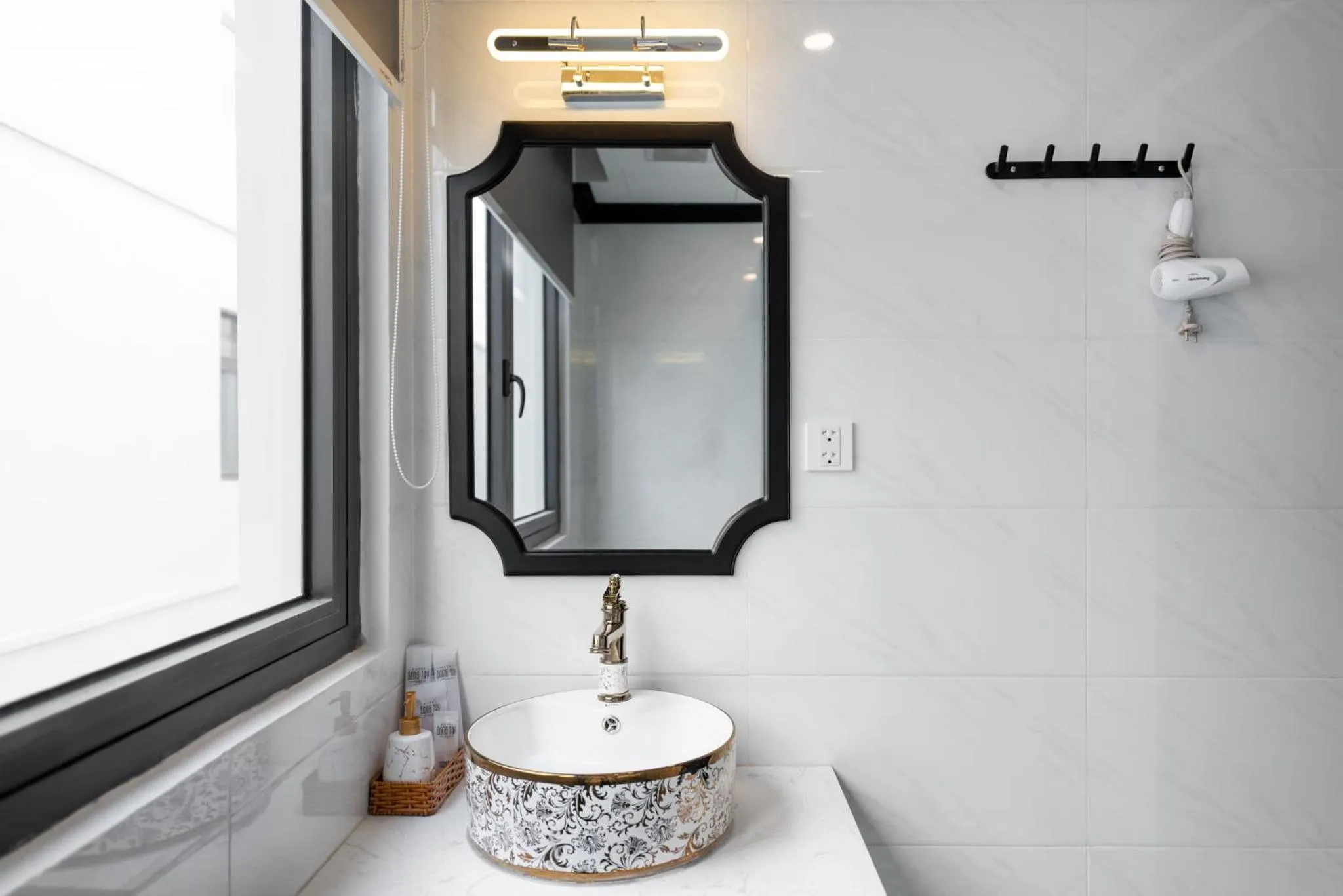 Bathroom in Le Palmier Phu Quoc Hotel - Free Shuttle To Grand World