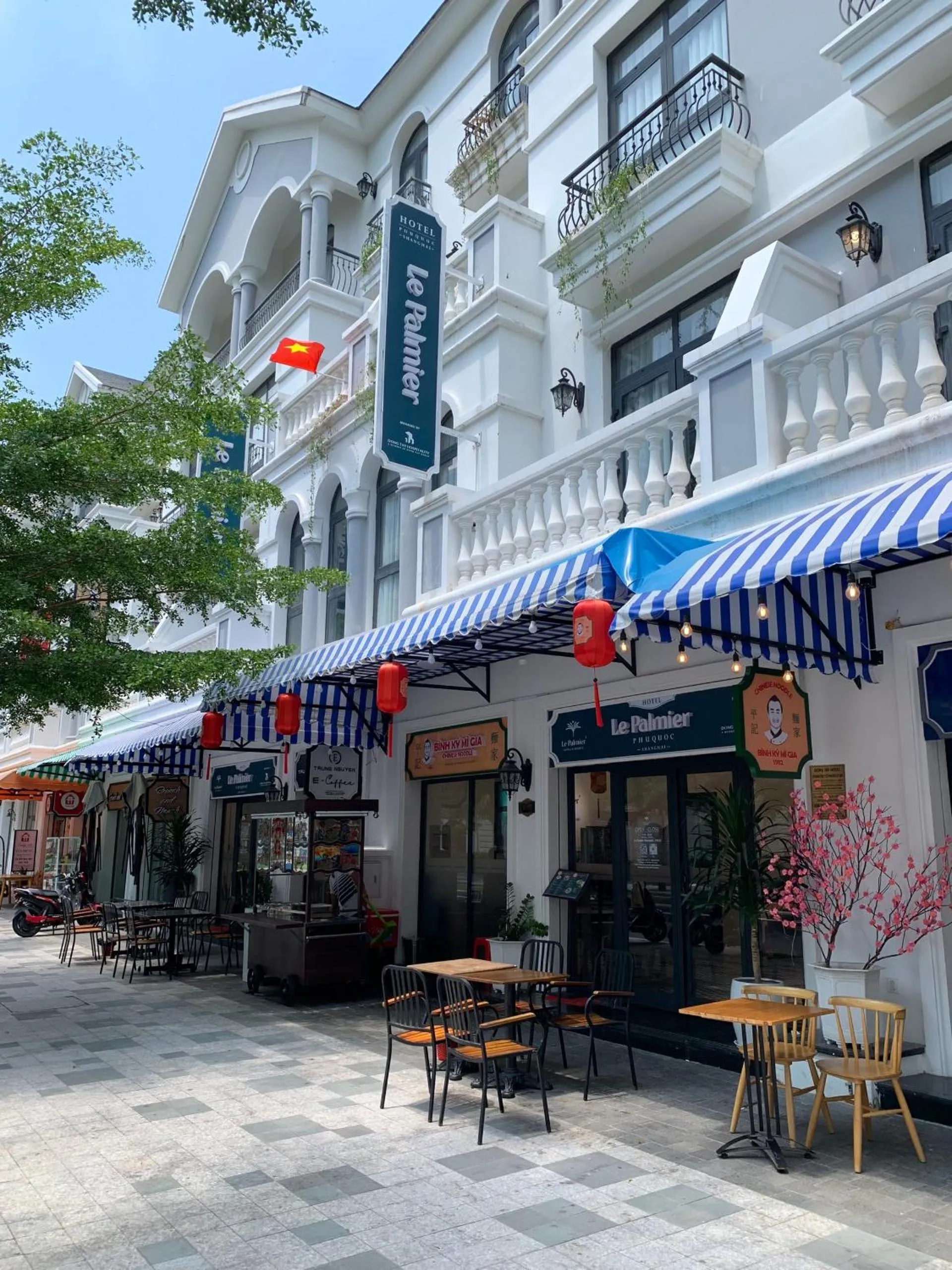 Property building in Le Palmier Phu Quoc Hotel - Free Shuttle To Grand World