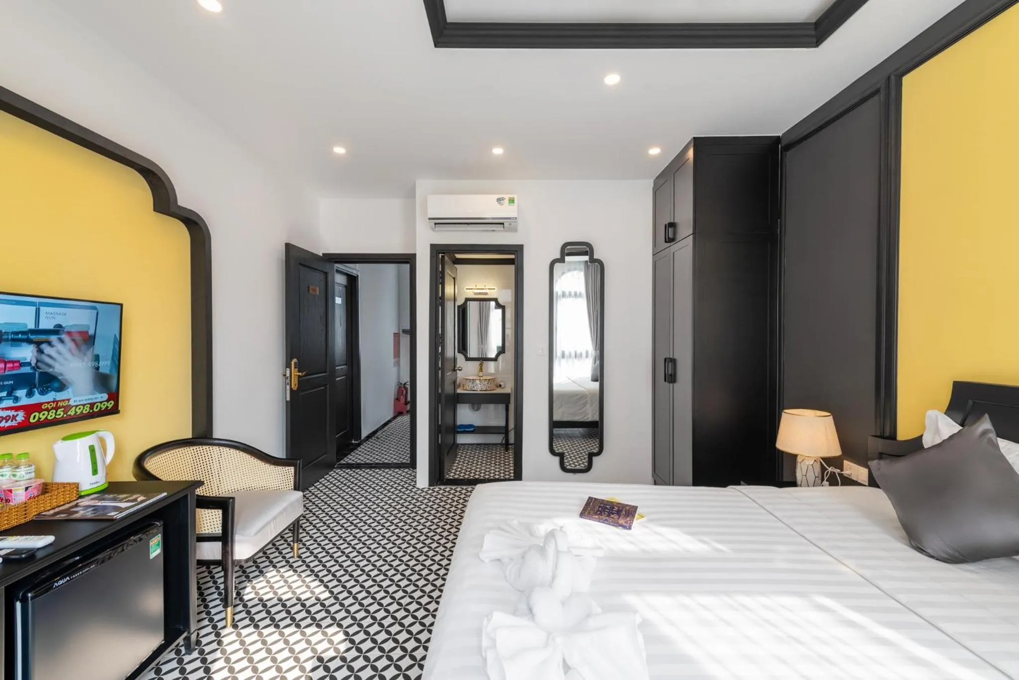 Bed in Le Palmier Phu Quoc Hotel - Free Shuttle To Grand World