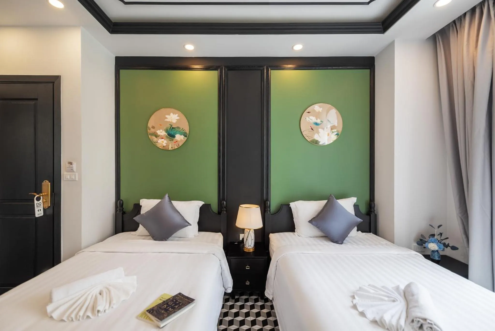 Bed in Le Palmier Phu Quoc Hotel - Free Shuttle To Grand World