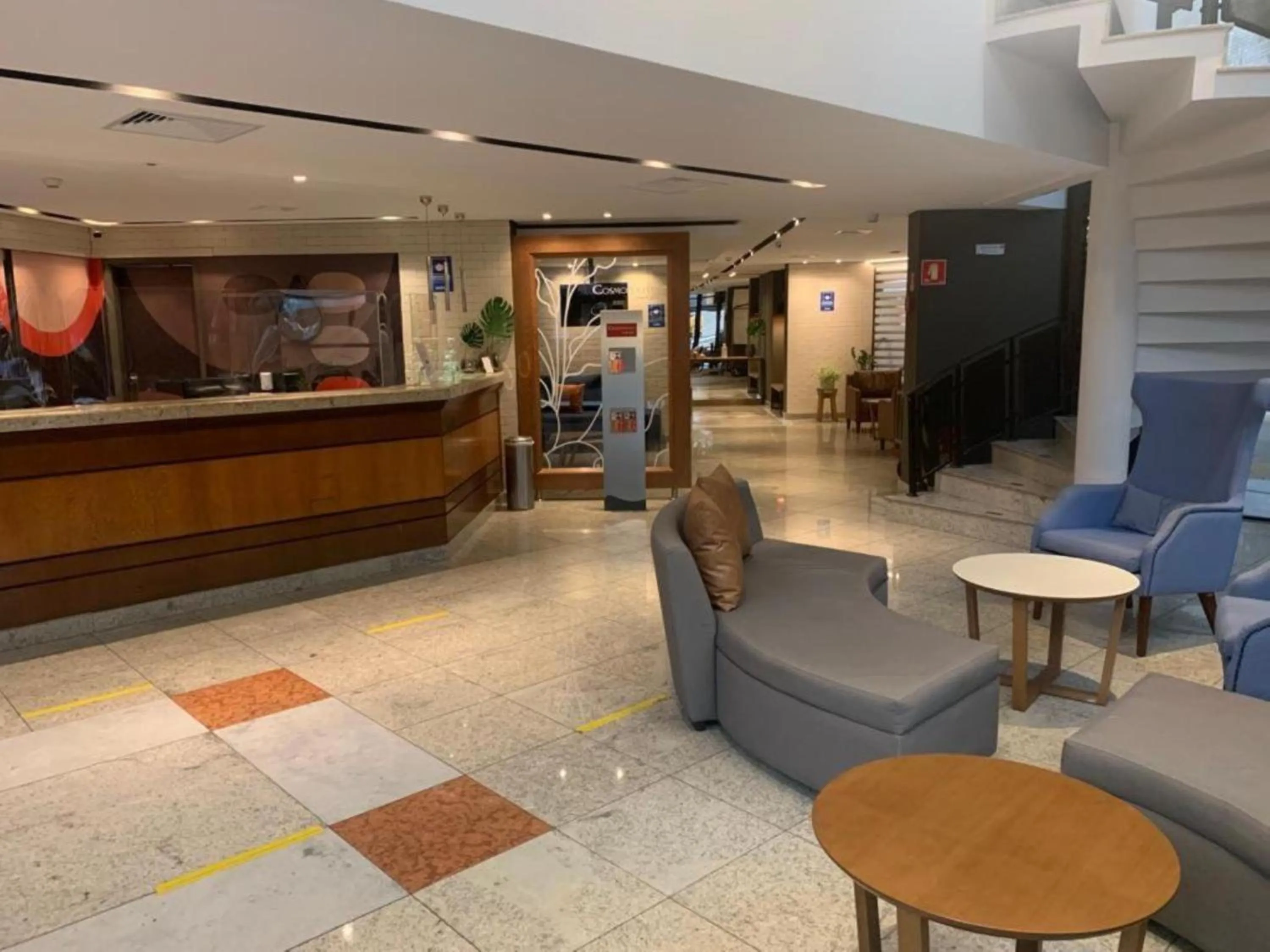 Lobby or reception in Cosmopolitan Praia Flat