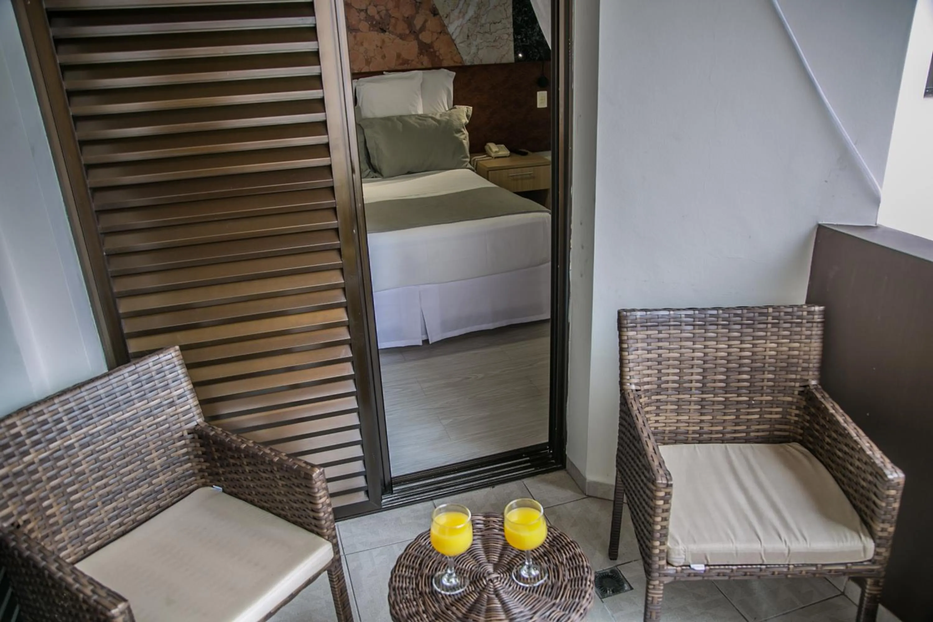 Balcony/Terrace in Cosmopolitan Praia Flat