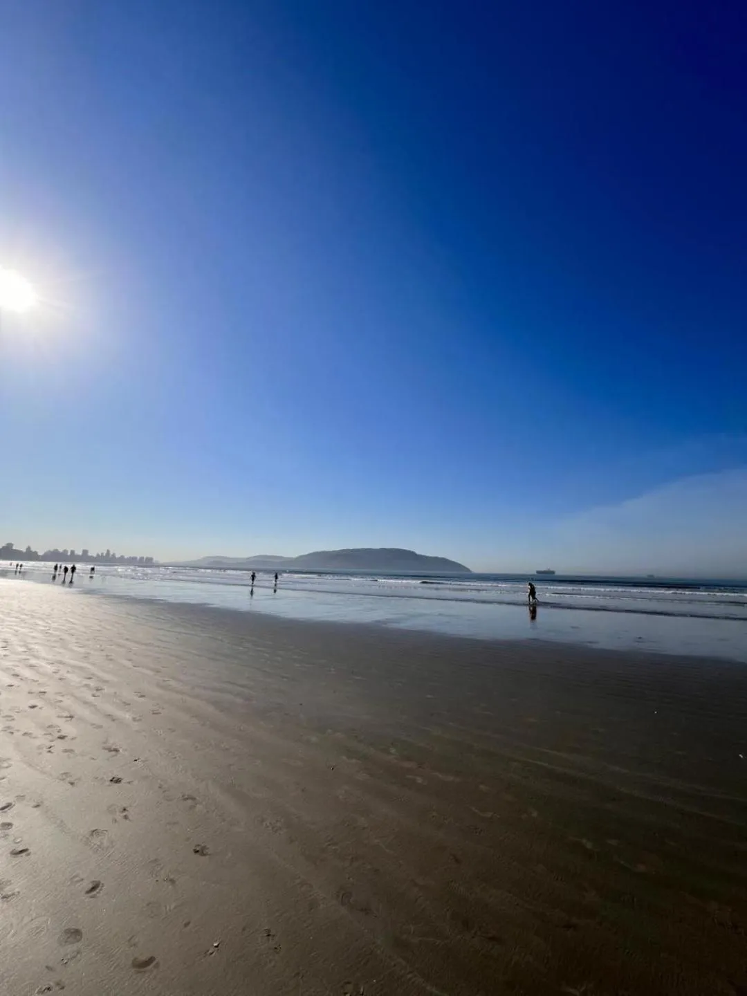 Beach in Cosmopolitan Praia Flat