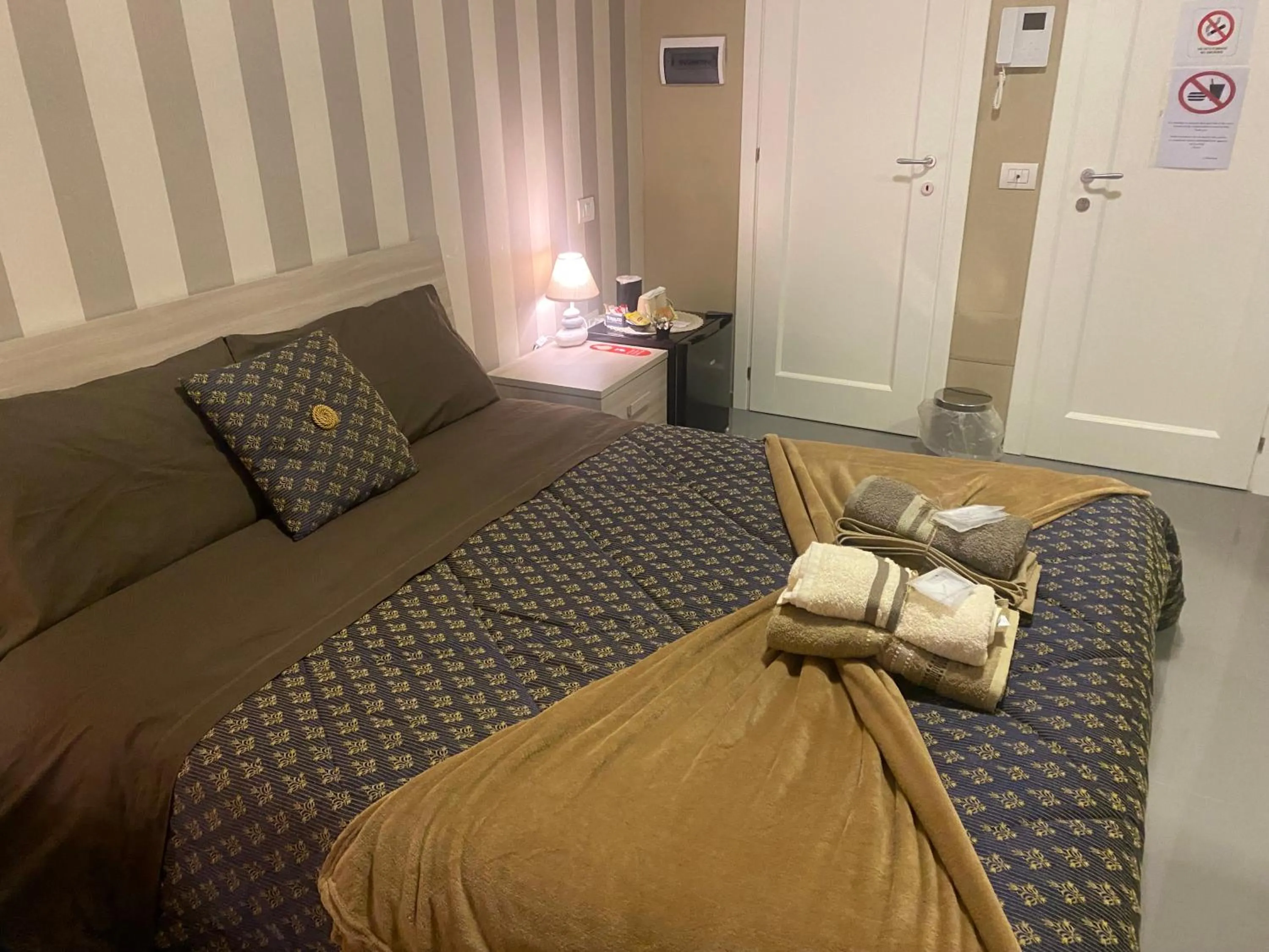 Photo of the whole room, Bed in B & B VICO GRANDE